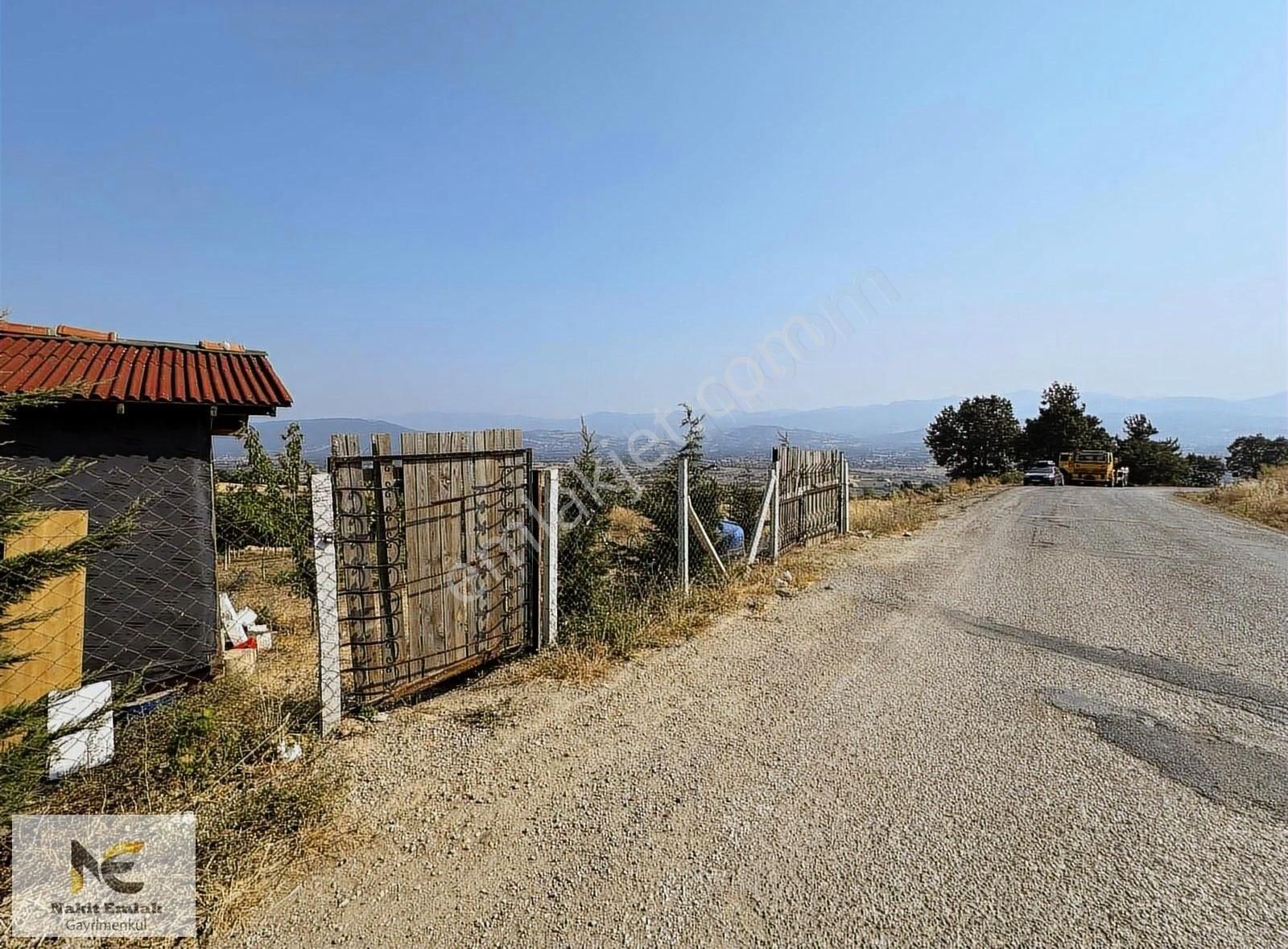 Asfalt'a 22m Cepheli Tel Örgülü 2333m2 Ceviz Bahçesi İnegöl 15dk - Görsel 3