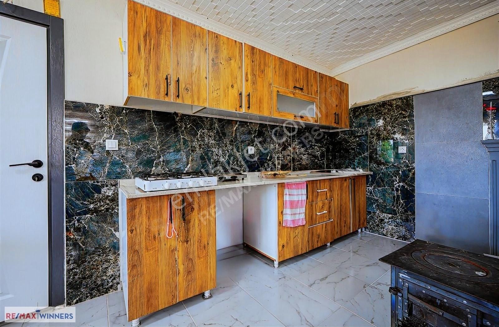 Korkuteli Taşkesiği 2128m2 Tarla Ve Özel Yapım İki Katlı Ev - Görsel 5