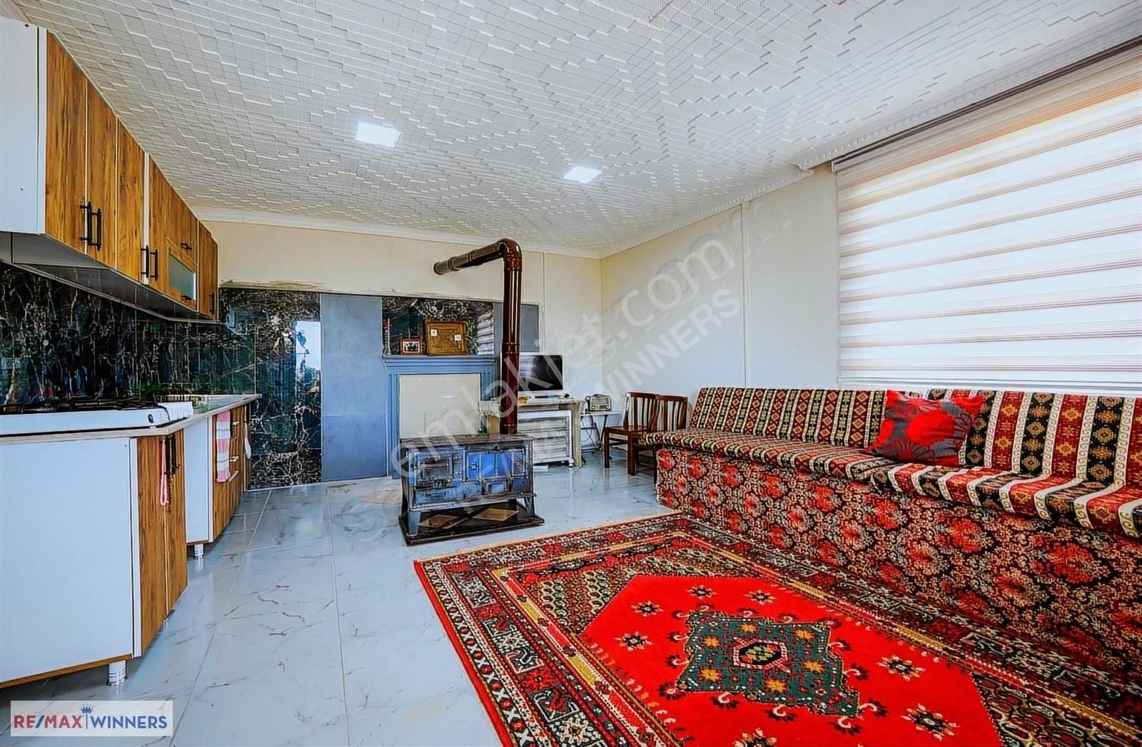 Korkuteli Taşkesiği 2128m2 Tarla Ve Özel Yapım İki Katlı Ev - Görsel 3