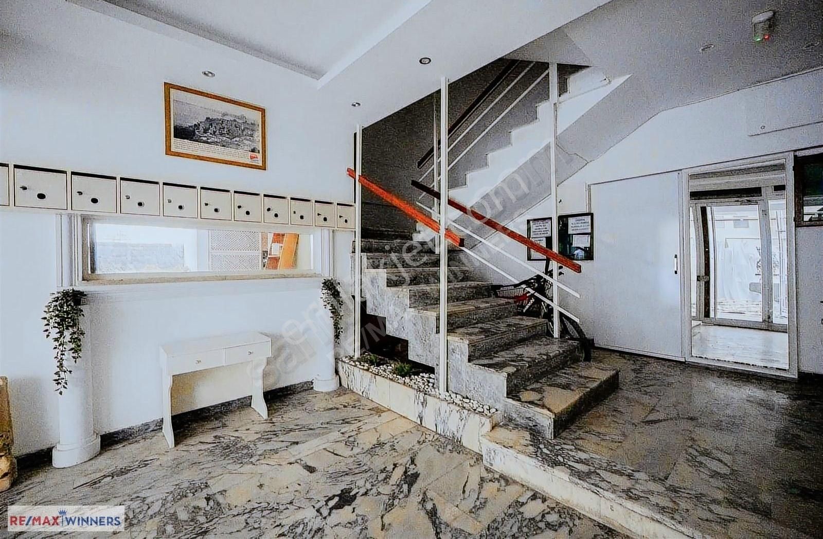 Ramada Otel Çaprazında Ofis Kullanımına Uygun 2+1 - Görsel 12