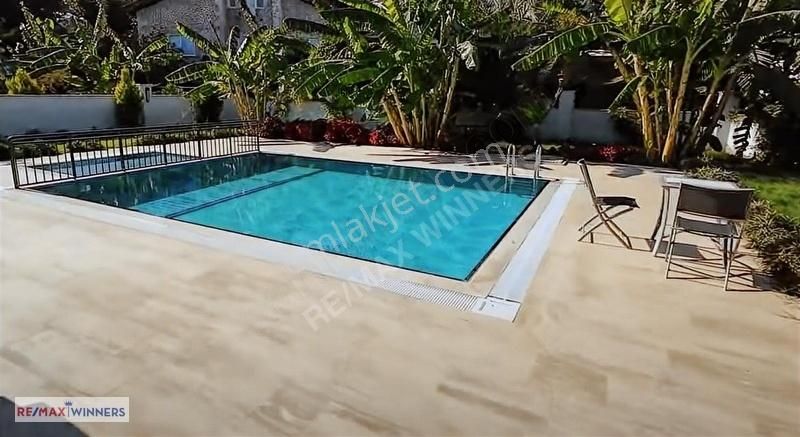 Kemer Merkezinde Dağ Manzaralı Müstakil Havuzlu Villa - Görsel 4