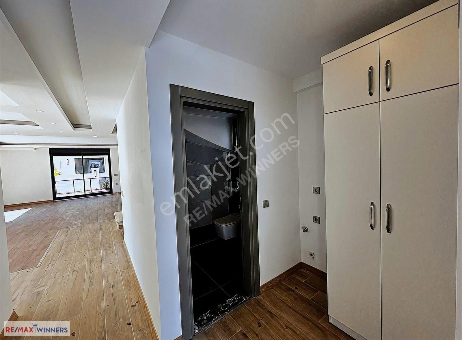 Kemer Merkezinde Dağ Manzaralı Müstakil Havuzlu Villa - Görsel 26