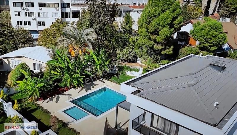 Kemer Merkezinde Dağ Manzaralı Müstakil Havuzlu Villa - Görsel 8