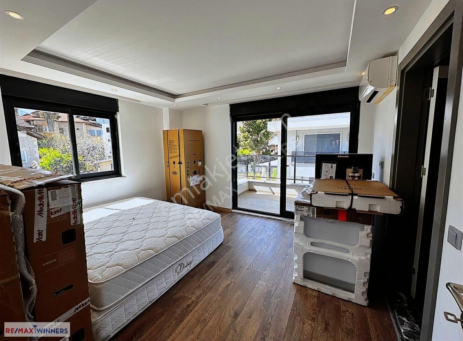 Kemer Merkezinde Dağ Manzaralı Müstakil Havuzlu Villa - Görsel 31