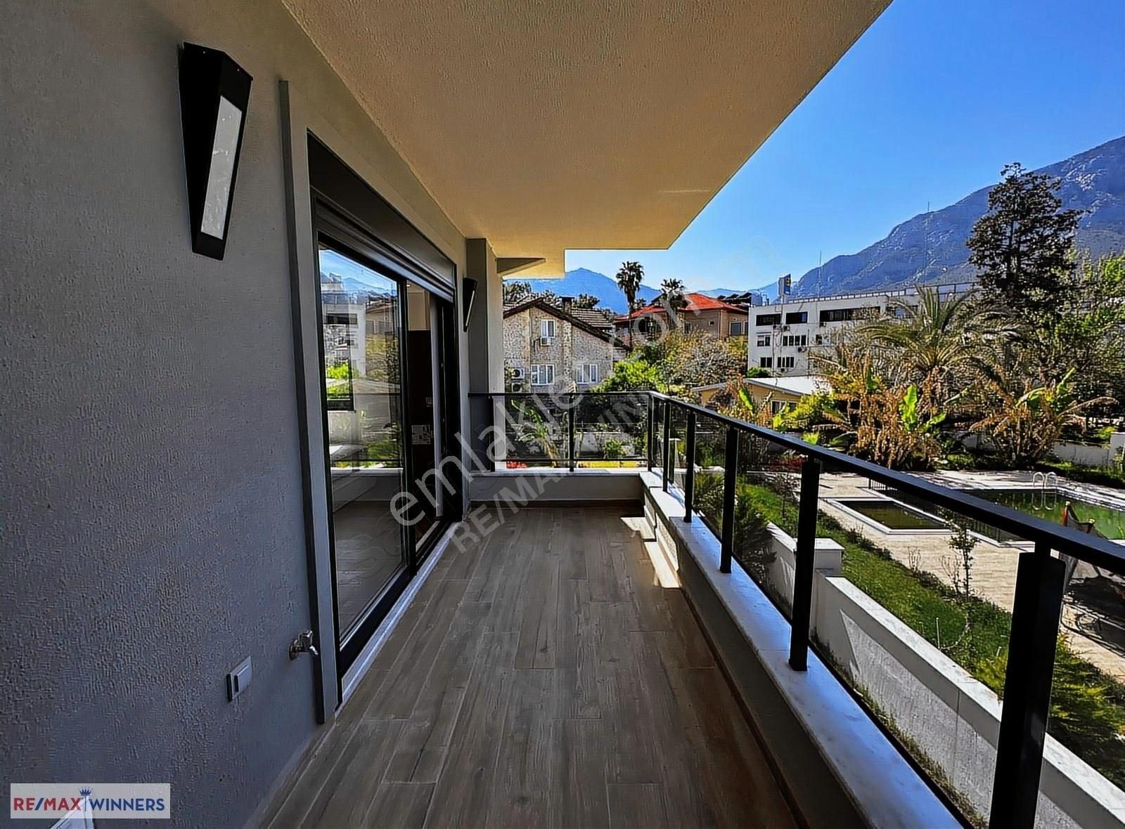 Kemer Merkezinde Dağ Manzaralı Müstakil Havuzlu Villa - Görsel 28