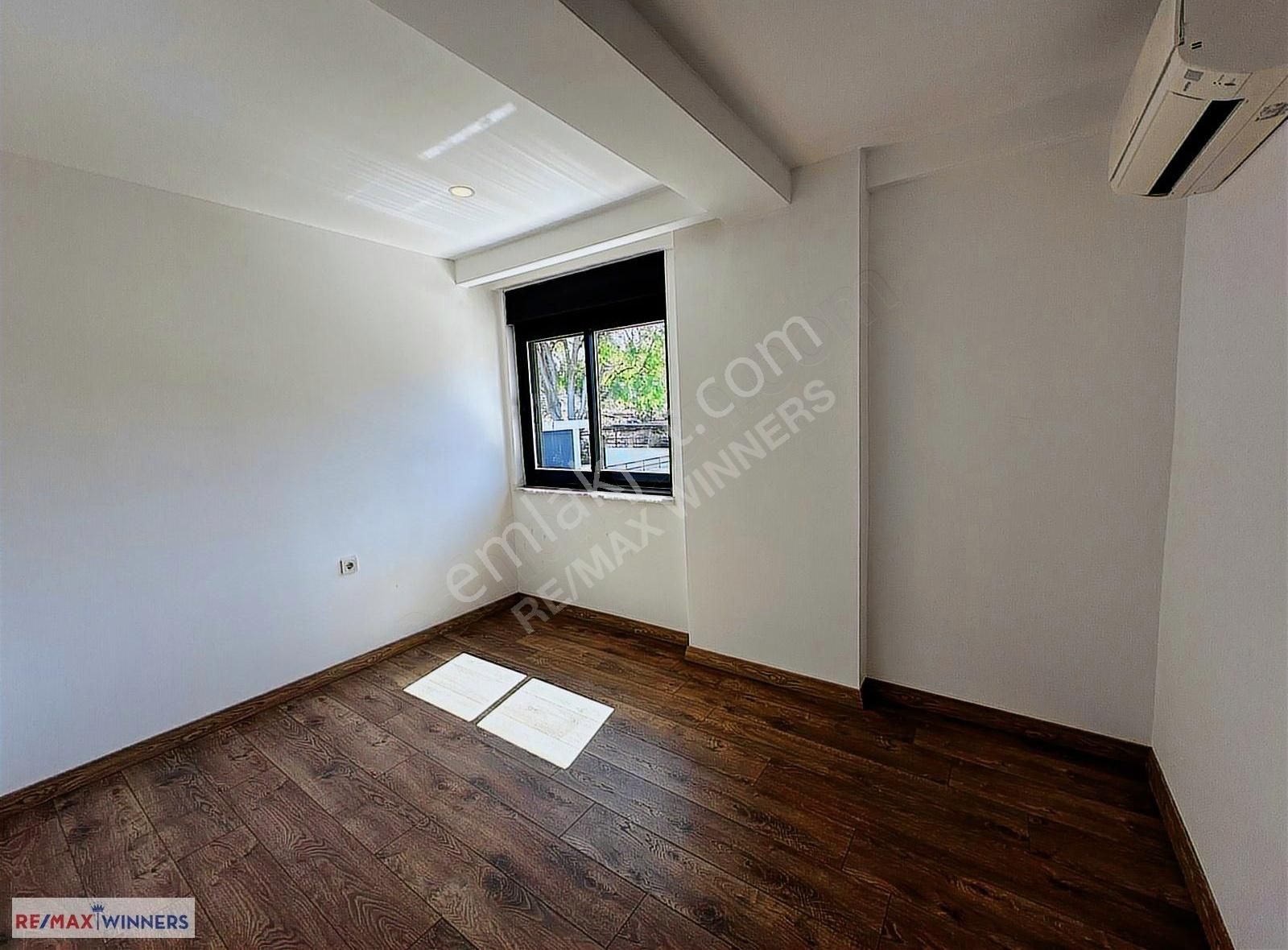 Kemer Merkezinde Dağ Manzaralı Müstakil Havuzlu Villa - Görsel 14