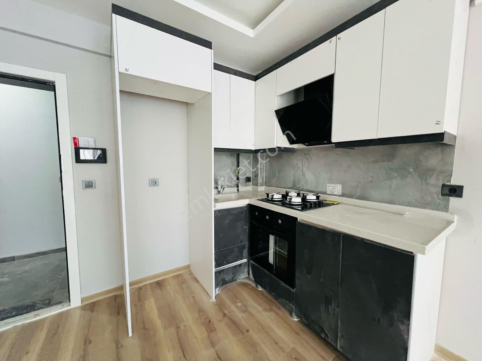 İncek Emlak'tan Site İçerisinde Katta Geniş M2 Kiralık 1+1 Daire