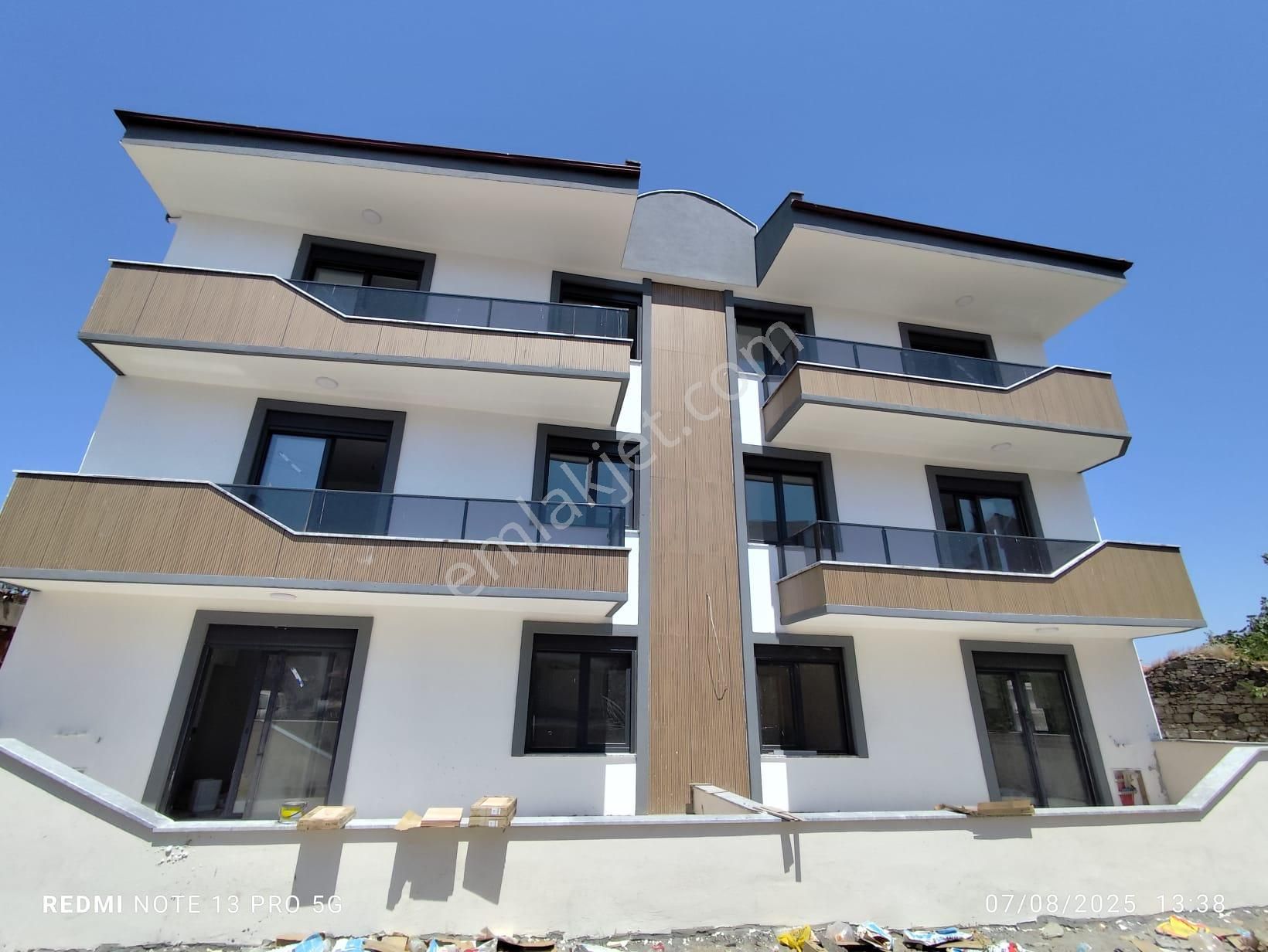 Ayvalık Altınovada 3 Katlı Binanın 2.katı 2+1 Sıfır Daire - Görsel 3