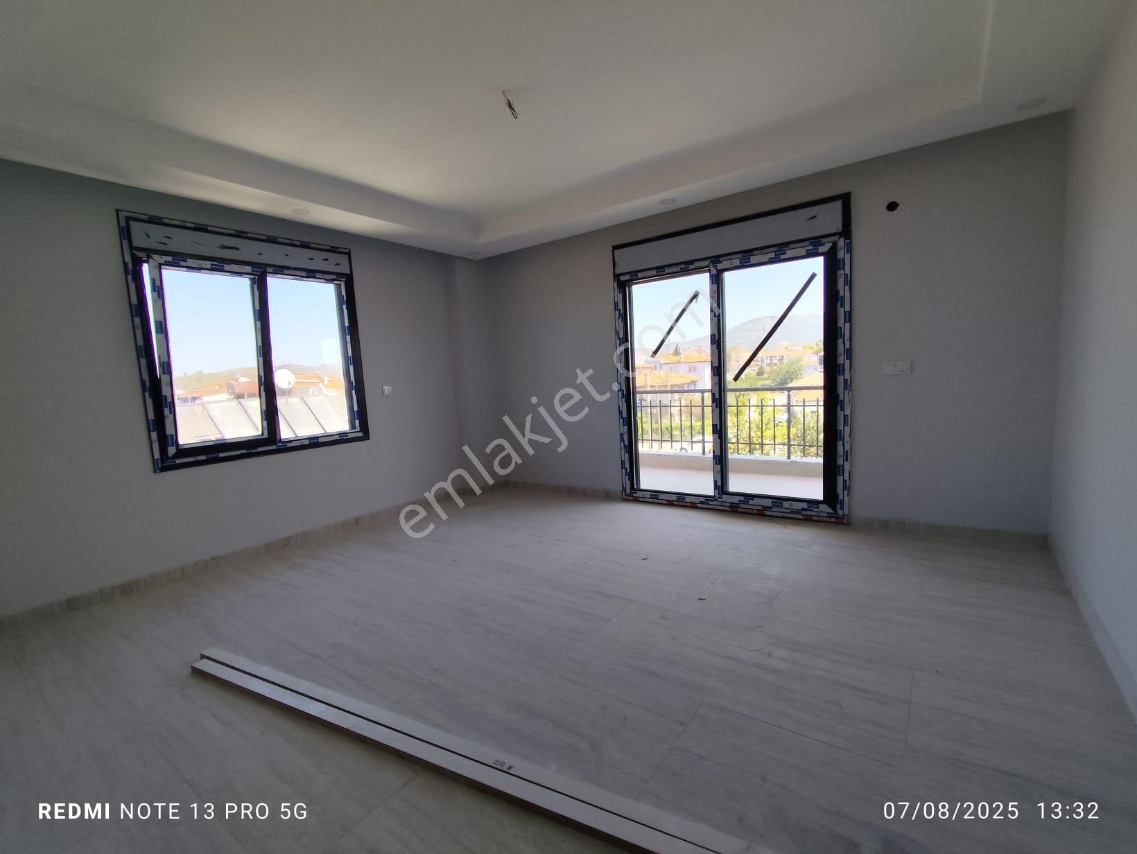 Ayvalık Altınovada 3 Katlı Binanın 2.katı 2+1 Sıfır Daire - Görsel 8