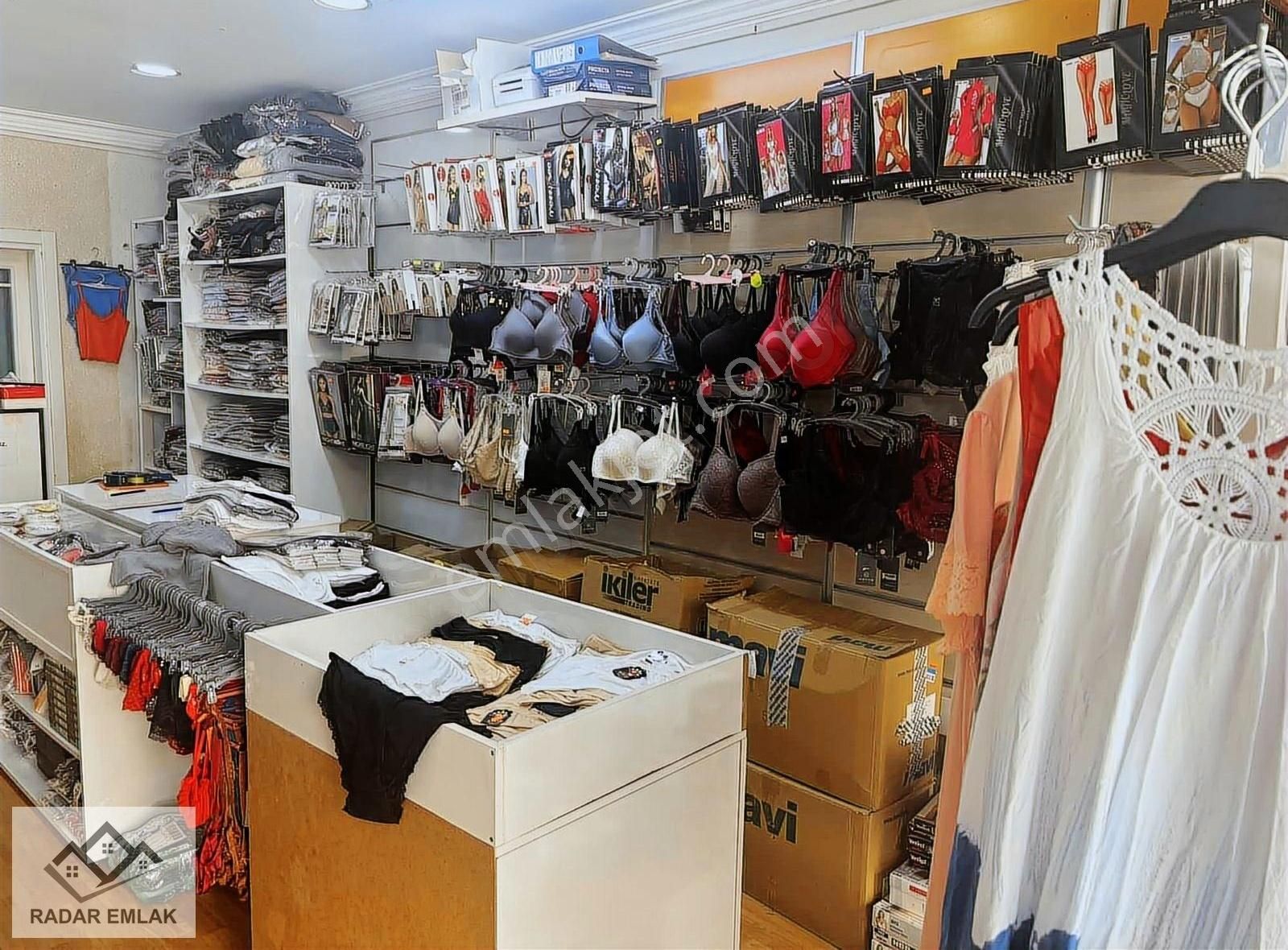 Fahrettinaltay'da Meydan Yakını İç Giyim Magazası - Görsel 4