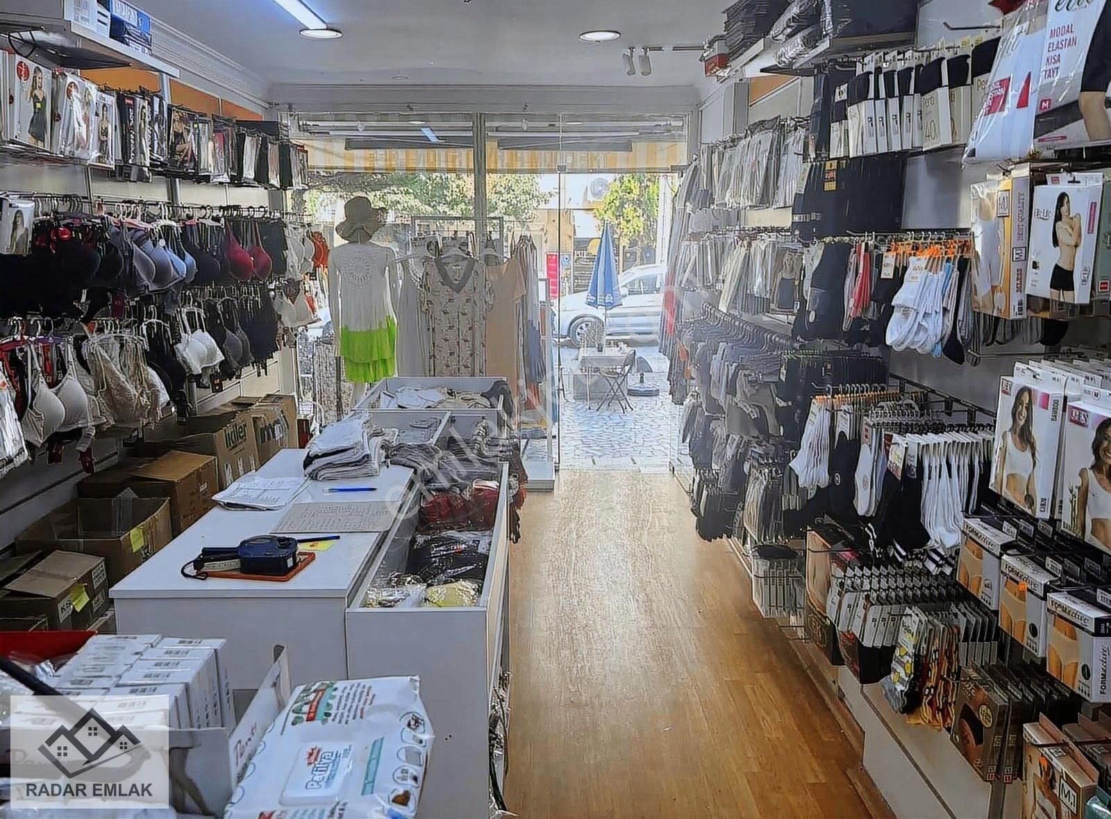 Fahrettinaltay'da Meydan Yakını İç Giyim Magazası - Görsel 6