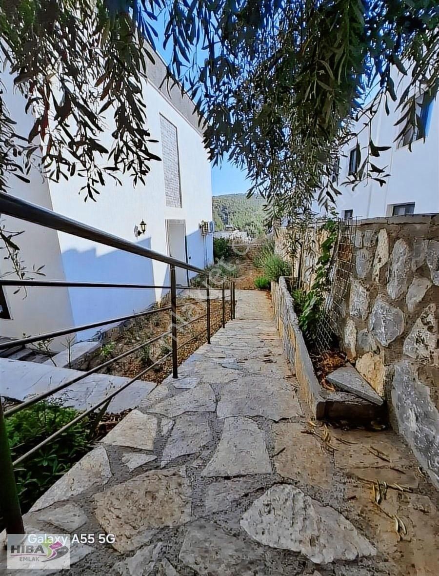 2 Tapu-iskanlı 2 Ev Tek Fiyat-bodrum Merkez 20 Dk-denize Yakın