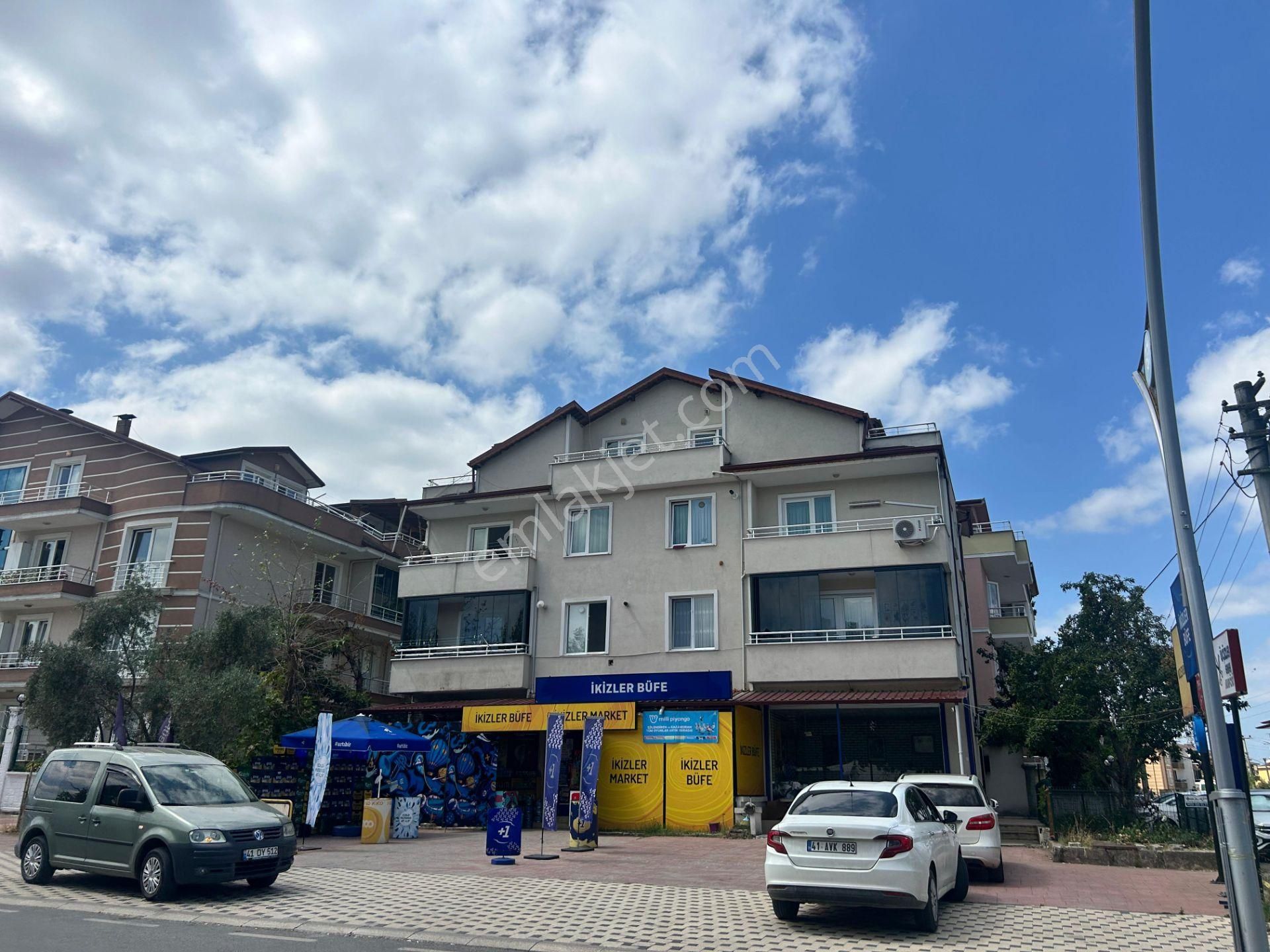 Remax Palas'tan Kartepe Ataevler Mah. 2+1 Kiralıkdaire
