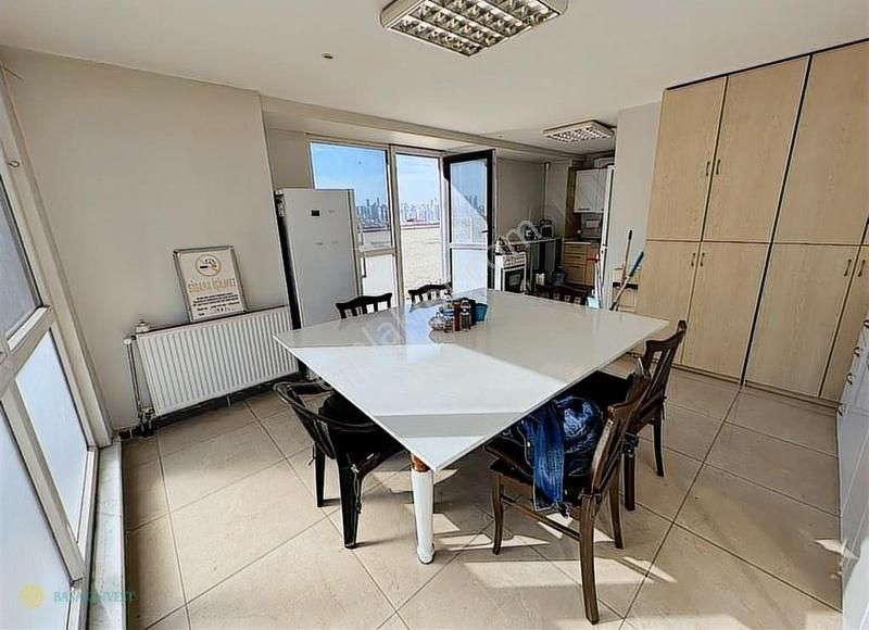 N Cadde Ofis Tam Kat Ve Ofis Mobilyalı Olarak Kiralık Veya