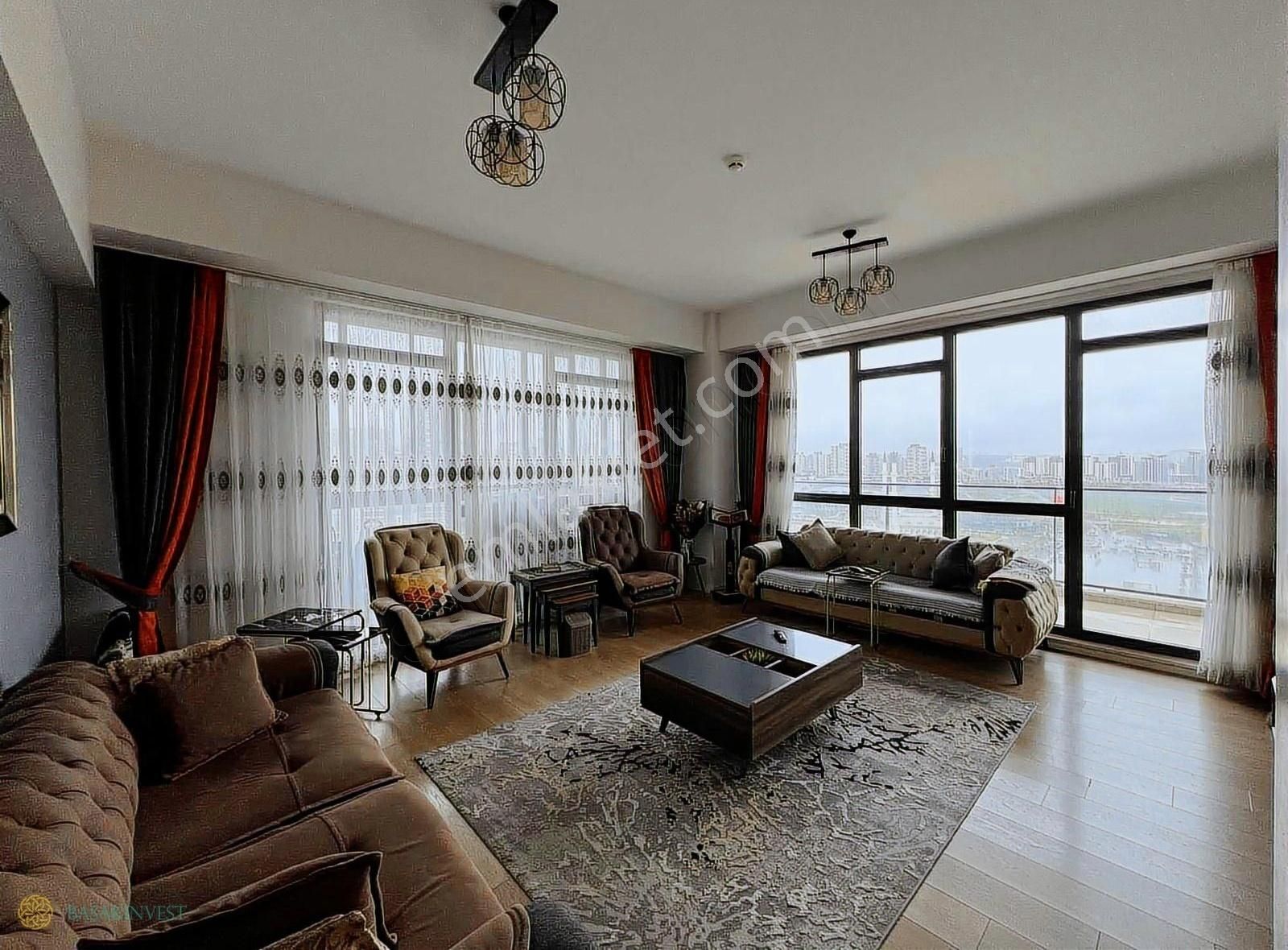 Başakşehir Adım İstanbul Sitesi Meydan Cepheli 3+1 Satılık Daire