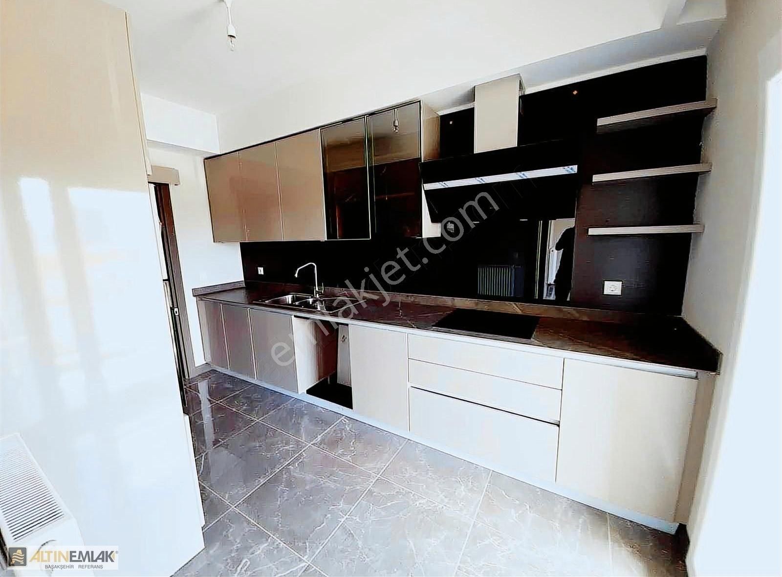 Başakşehir Park Mavera 3 Sitesi Satılık 2+1 Daire