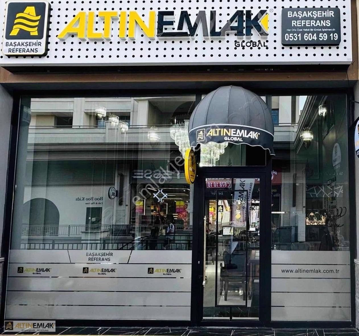 Yeşilköy Sosyete Pazarında Ana Cadde De 2 Tahta Satılık