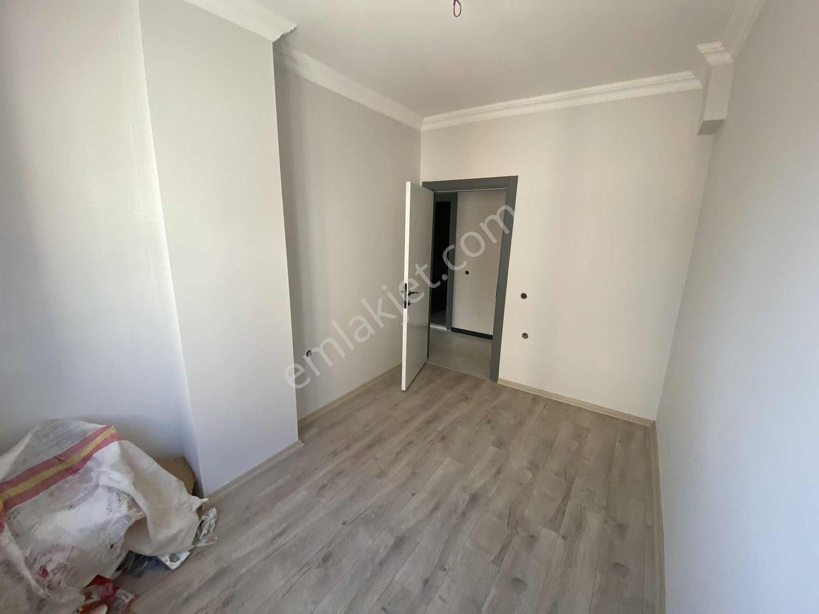 Aydoğmuş Mah 2+1 Satılık Cadde Üzeri Sıfır Bina