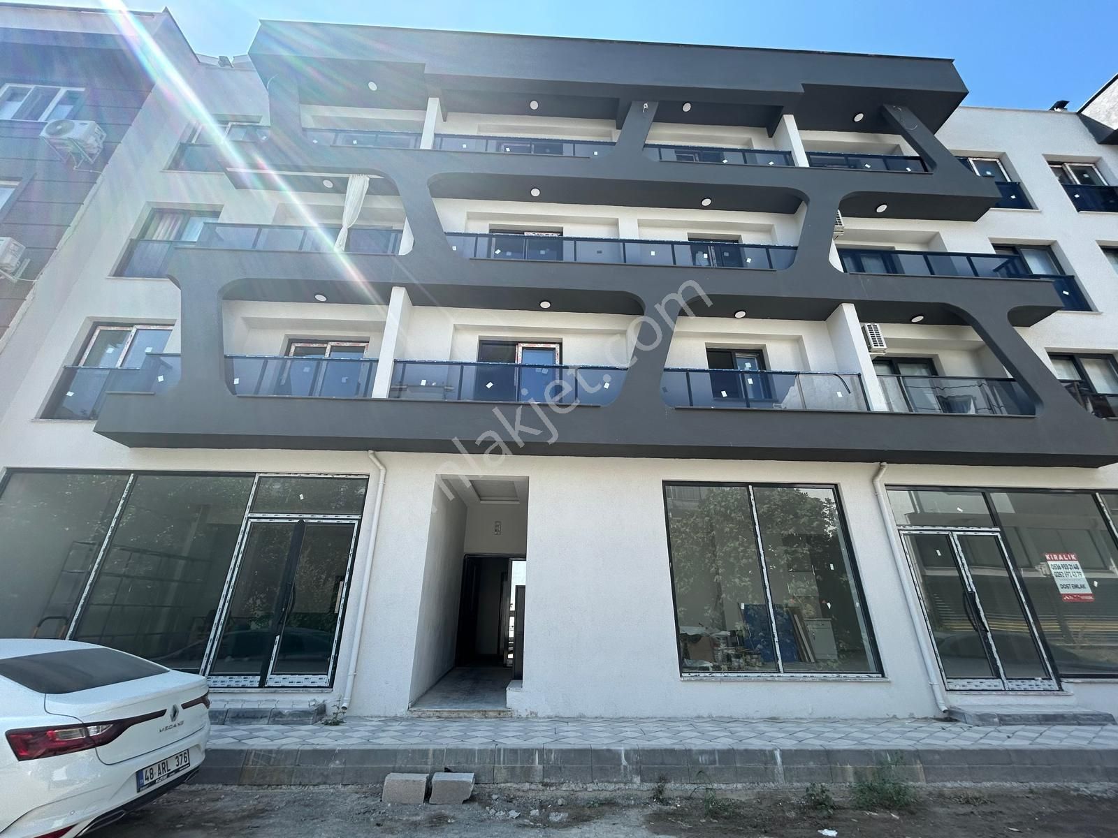 Dalaman Merkez'de Satılık 1+1 Asansörlü Sıfır Daire