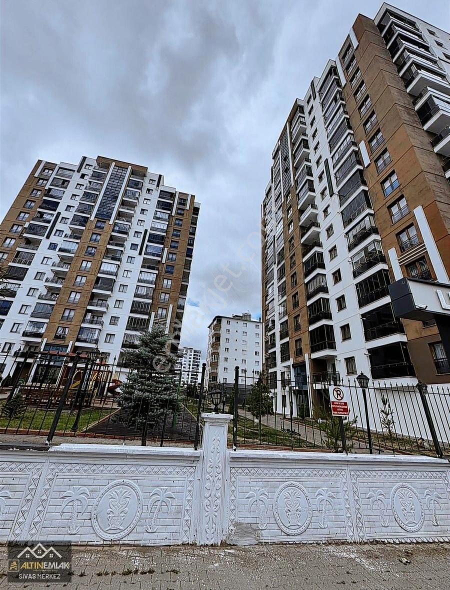 Altın Emlaktan Live İs Life Sitesinde Kiralık 3+1 Daire