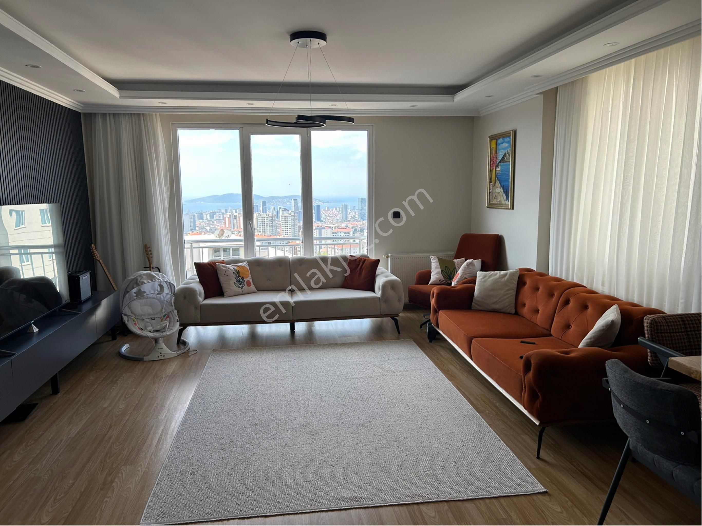 Kartal Yakacıkta Deniz Manzaralı Daire