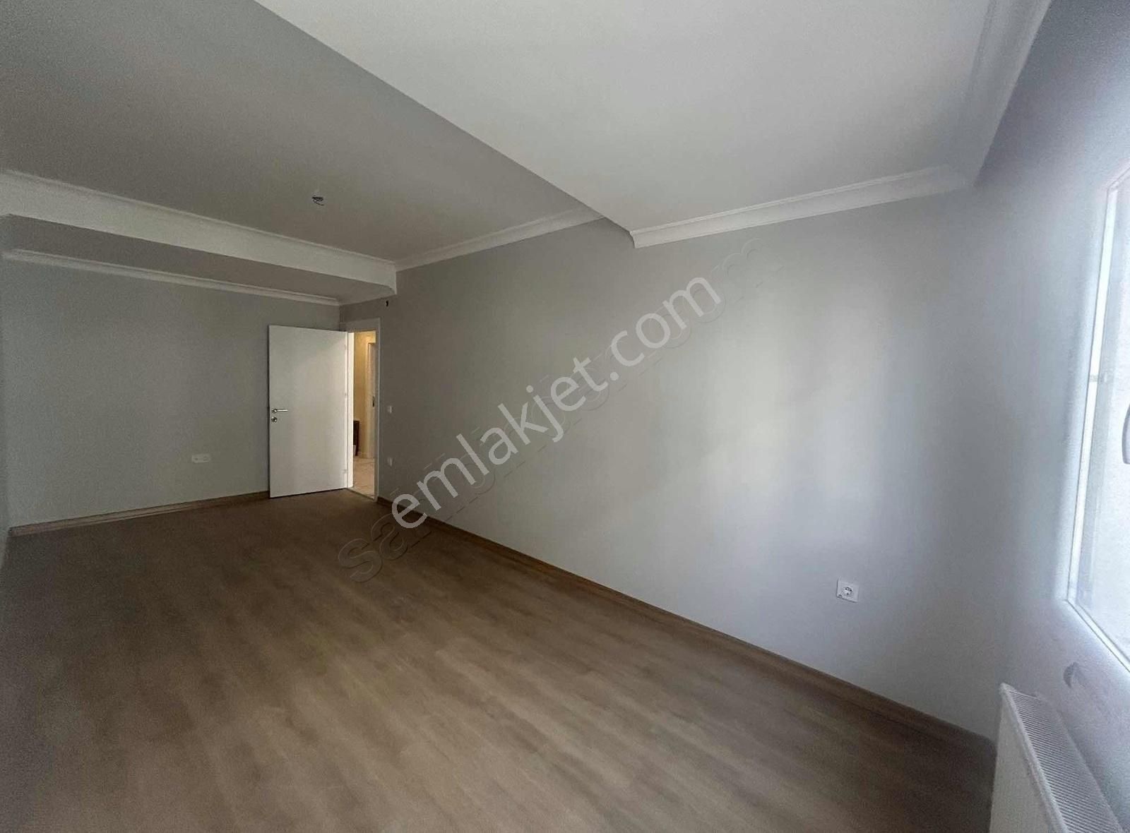 Erdoğan Emlaktan Satılık Gözde Konakları 2+1 Arakat Ön Cephe - Görsel 2