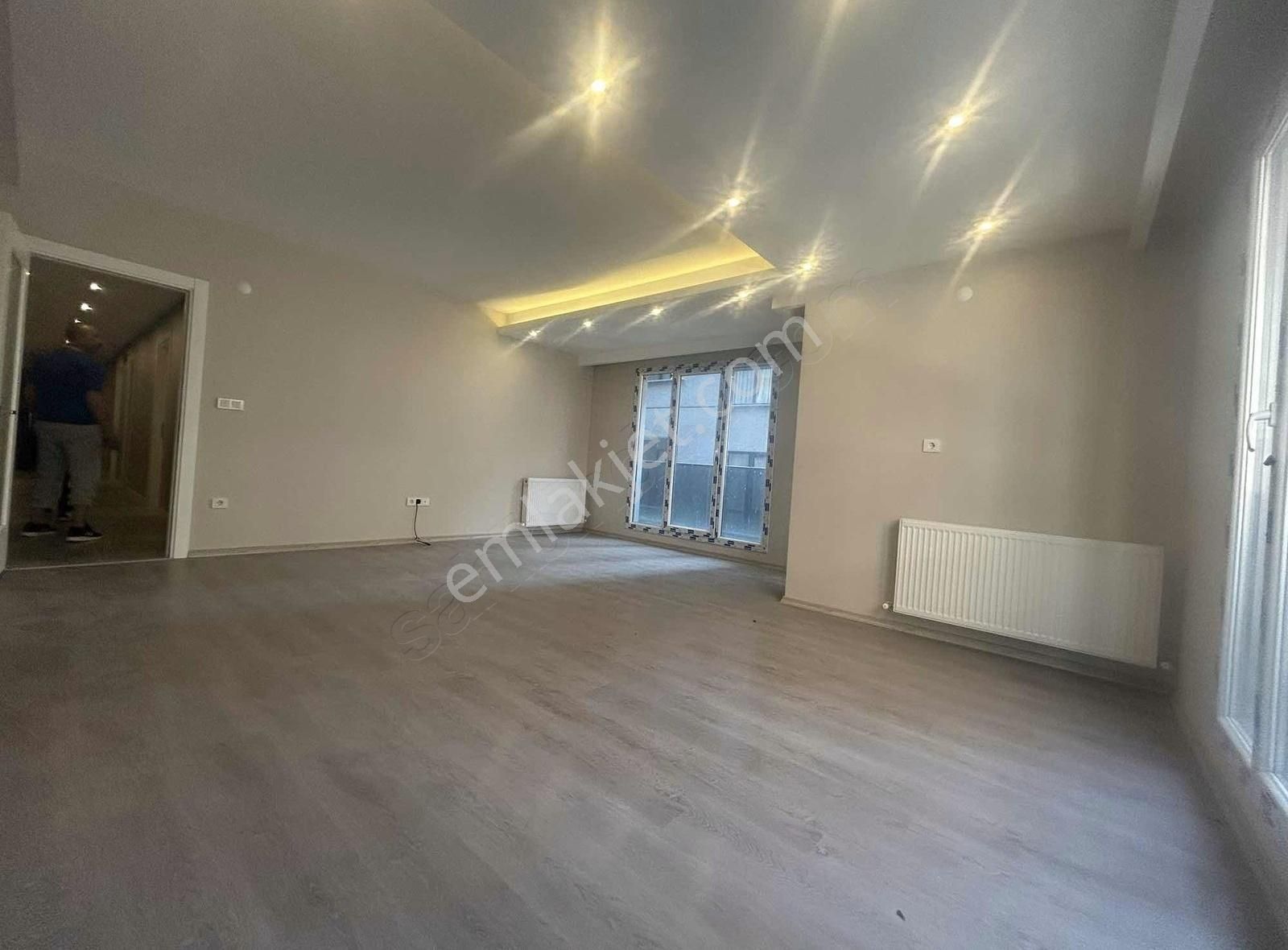 Erdoğan Emlaktan Merkezde Satılık 3+1 Asansörlü Büyük Daire - Görsel 6