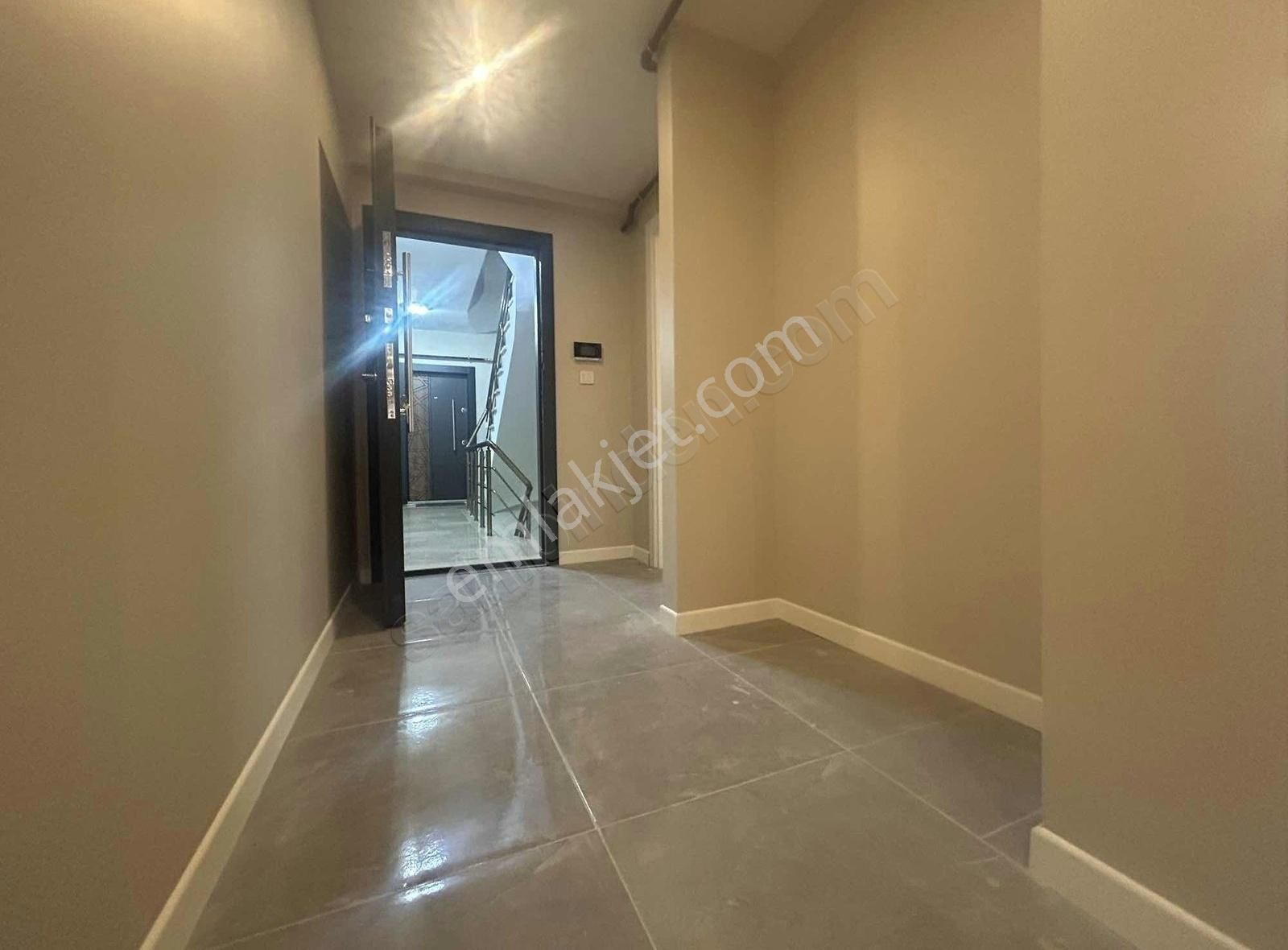 Erdoğan Emlaktan Merkezde Satılık 3+1 Asansörlü Büyük Daire - Görsel 10