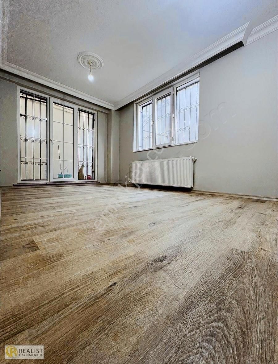 Üsküdar Ferah Mahallesinde 85m² 2+1 Kiralık Bahçe Katı