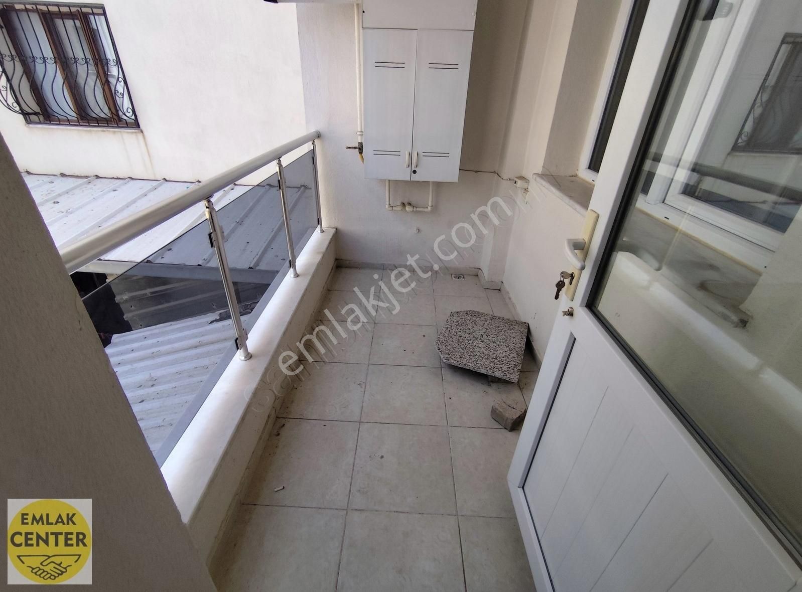 Emlak Center'dan Muradiye'de 3+1 145m² Çift Cephe Arakat Daire - Görsel 5