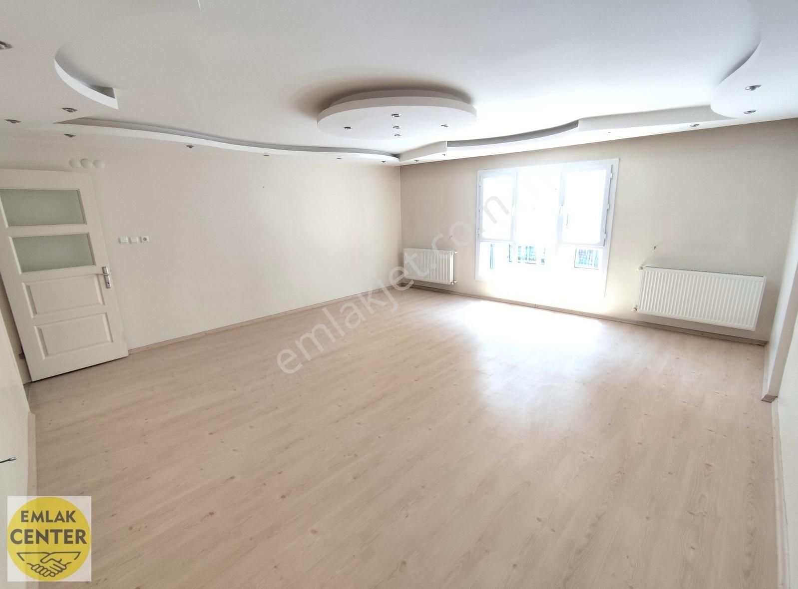 Emlak Center'dan Muradiye'de 3+1 145m² Çift Cephe Arakat Daire - Görsel 2
