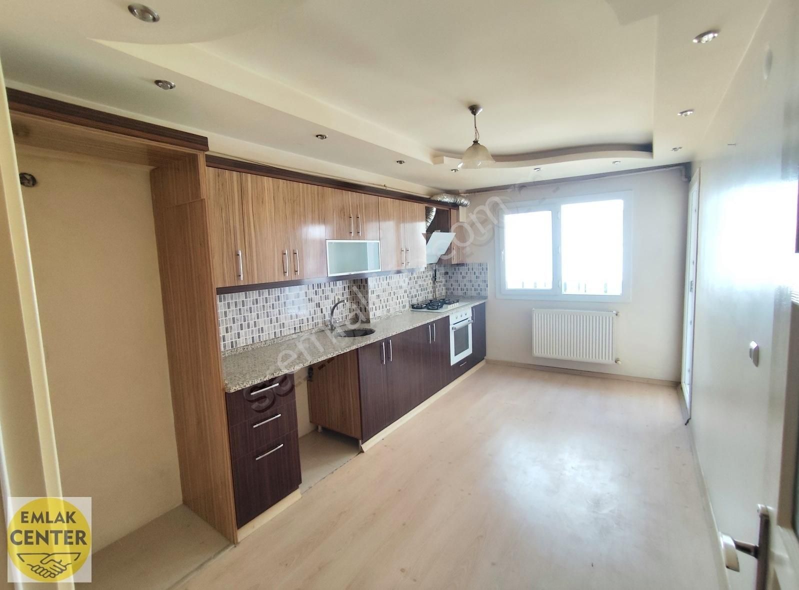 Emlak Center'dan Muradiye'de 3+1 145m² Çift Cephe Arakat Daire - Görsel 14