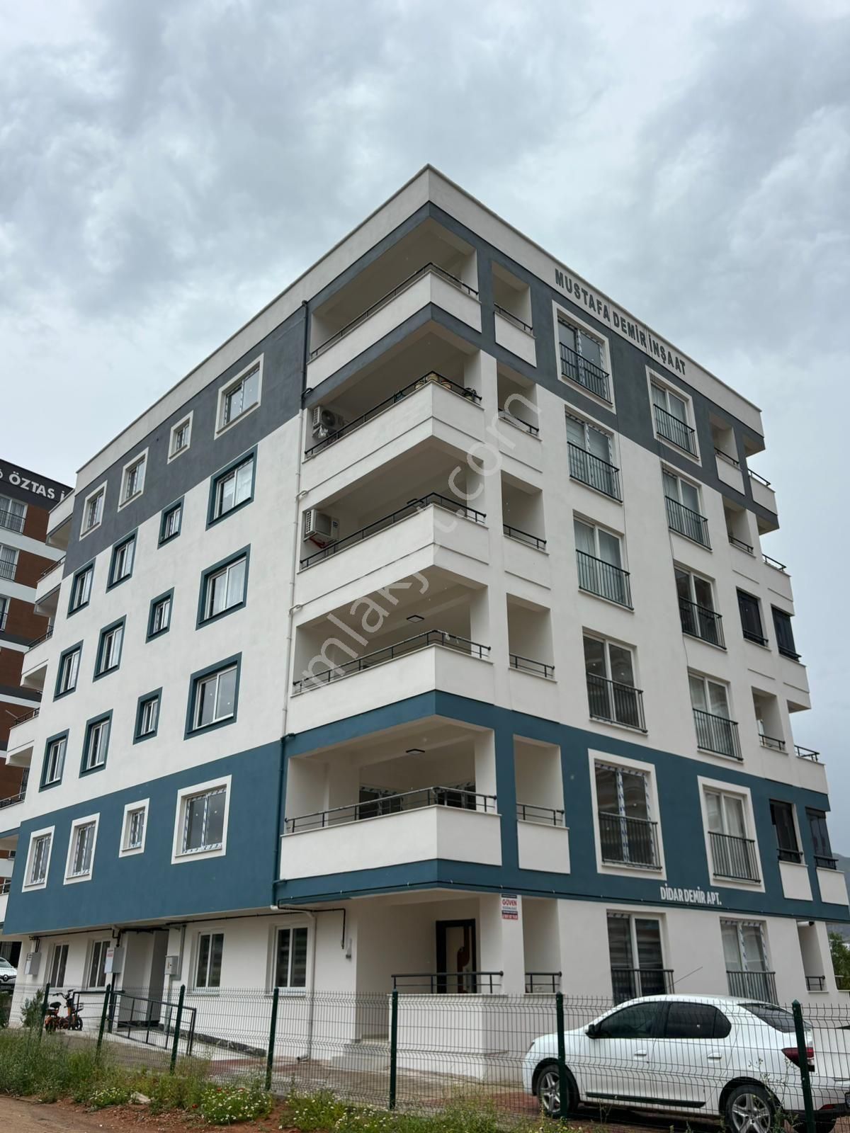 Satılık Daire Cevre Yolu 4+1 Üniversite Caddesi