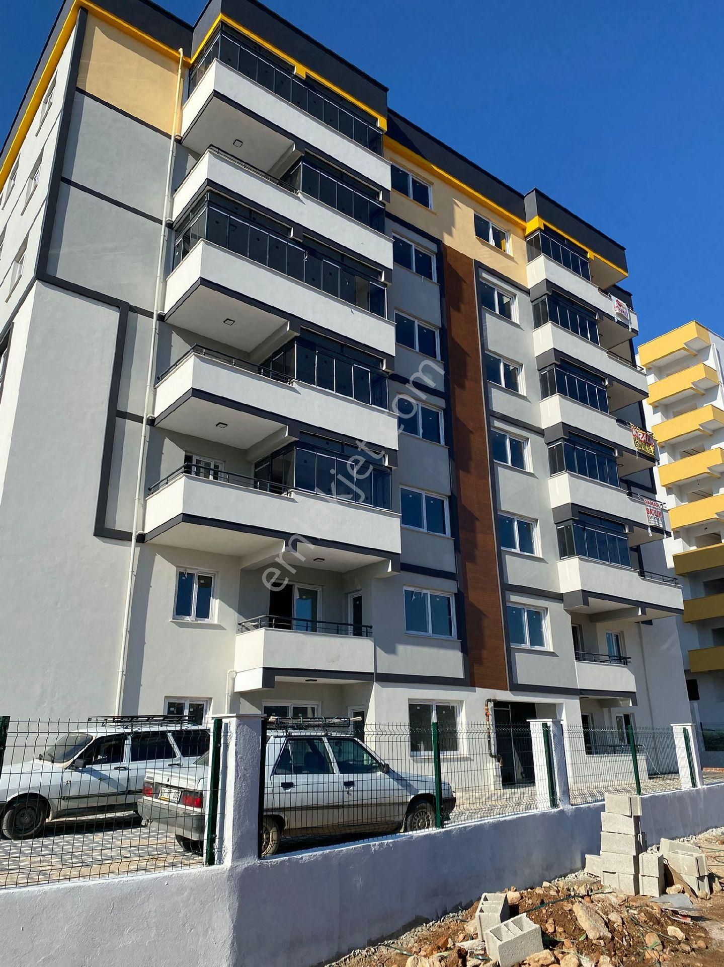 Satılık Daire 3+1 Kozan Cevre Yolu Giriş Kat Üniversite Caddesi