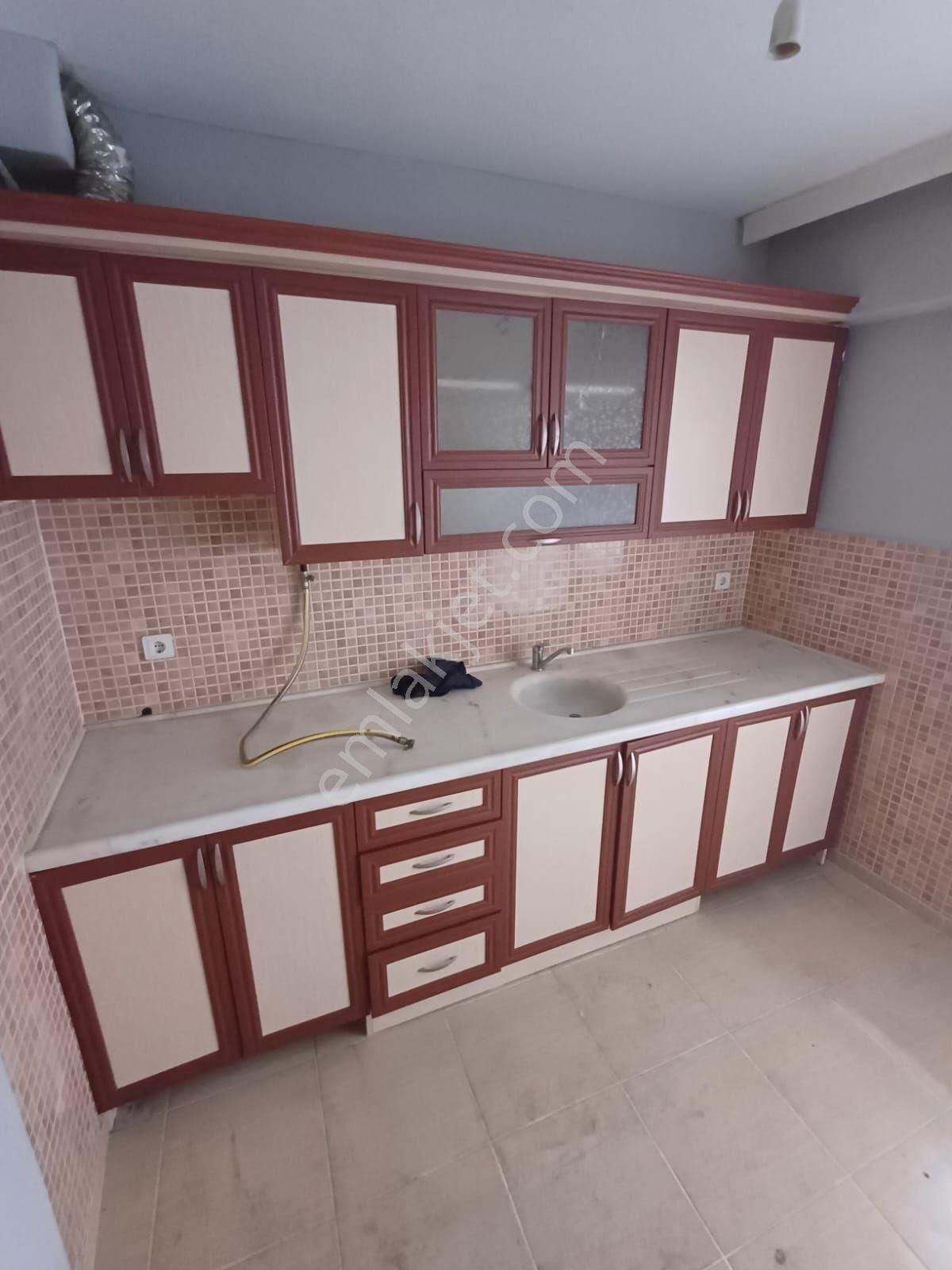 Samsun İlkadım Rasathane Mahallesinde Cadde Cephe 2+1 Temiz Satılık Daire