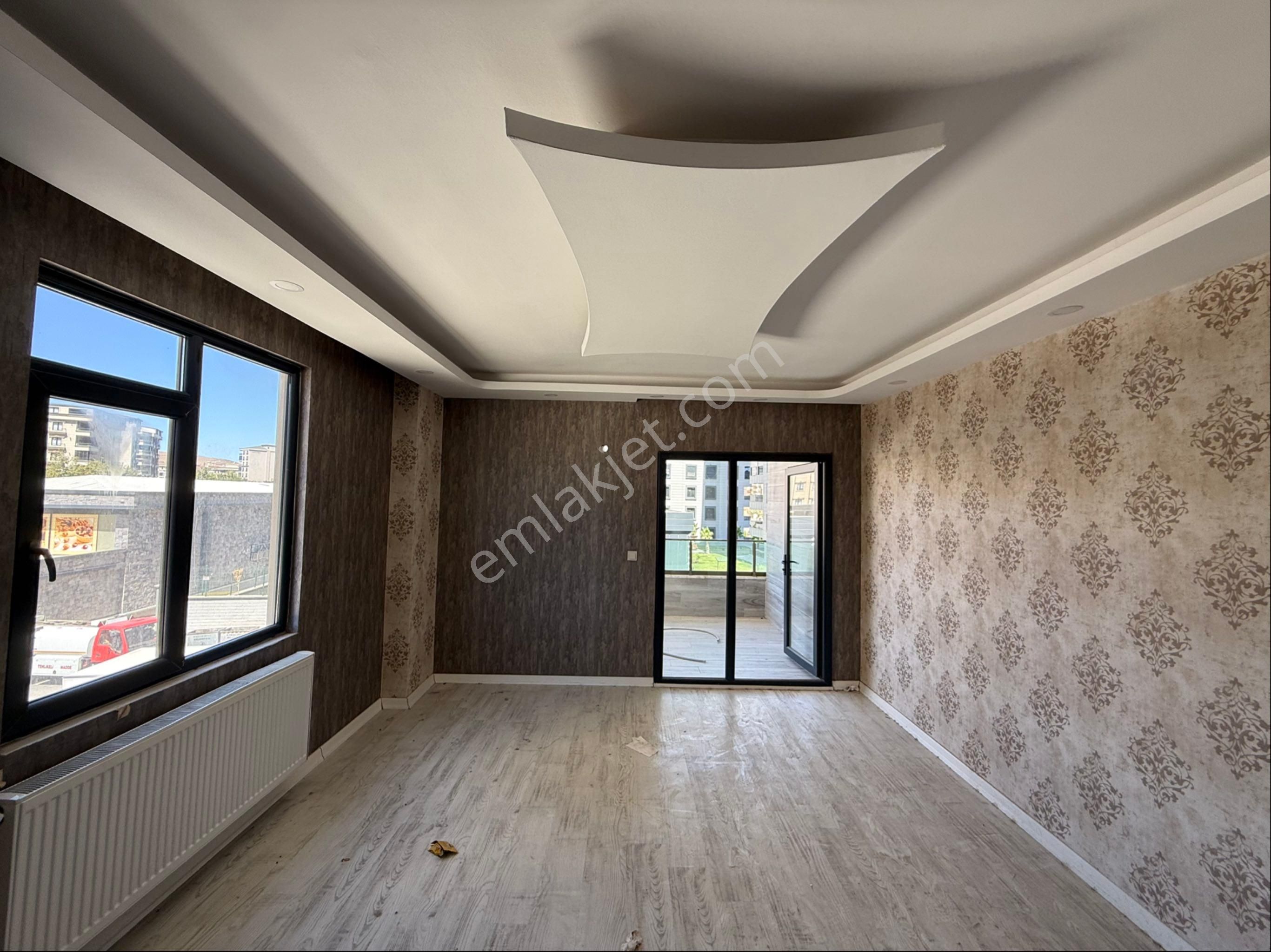 Diş Hastanesi Yanı 4+1 Daire