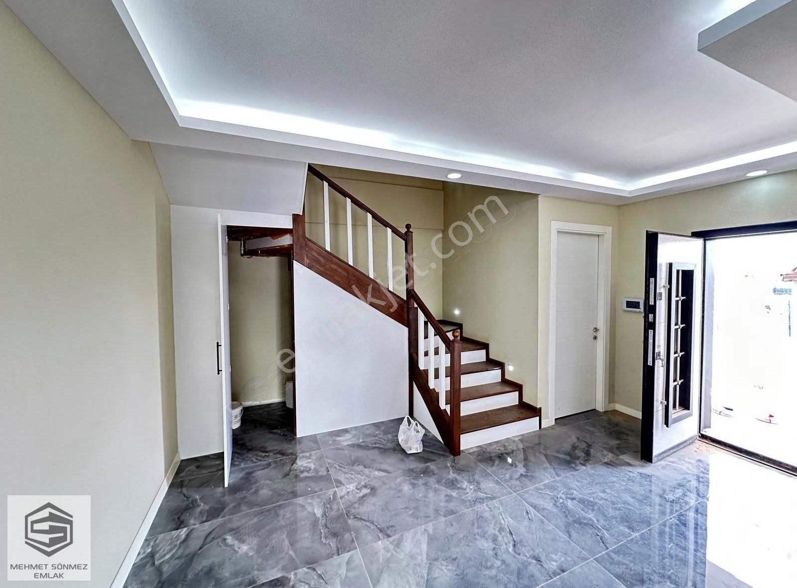 Antalya Aksu Kemerağzı'nda 400m2 Arsa İçerinde Havuzlu 5+1 Villa - Görsel 3