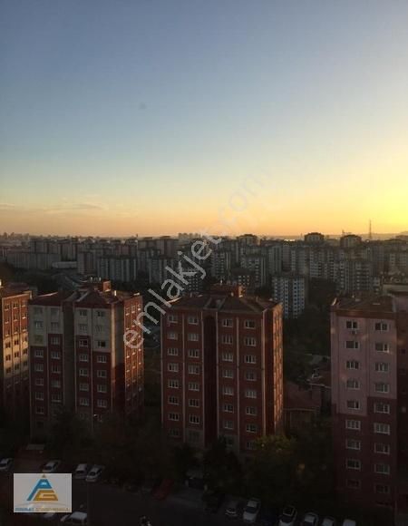 4.etap İstanbul Çarşısı Karşısı Satılık 87m2 2+1 Ara Kat Daire