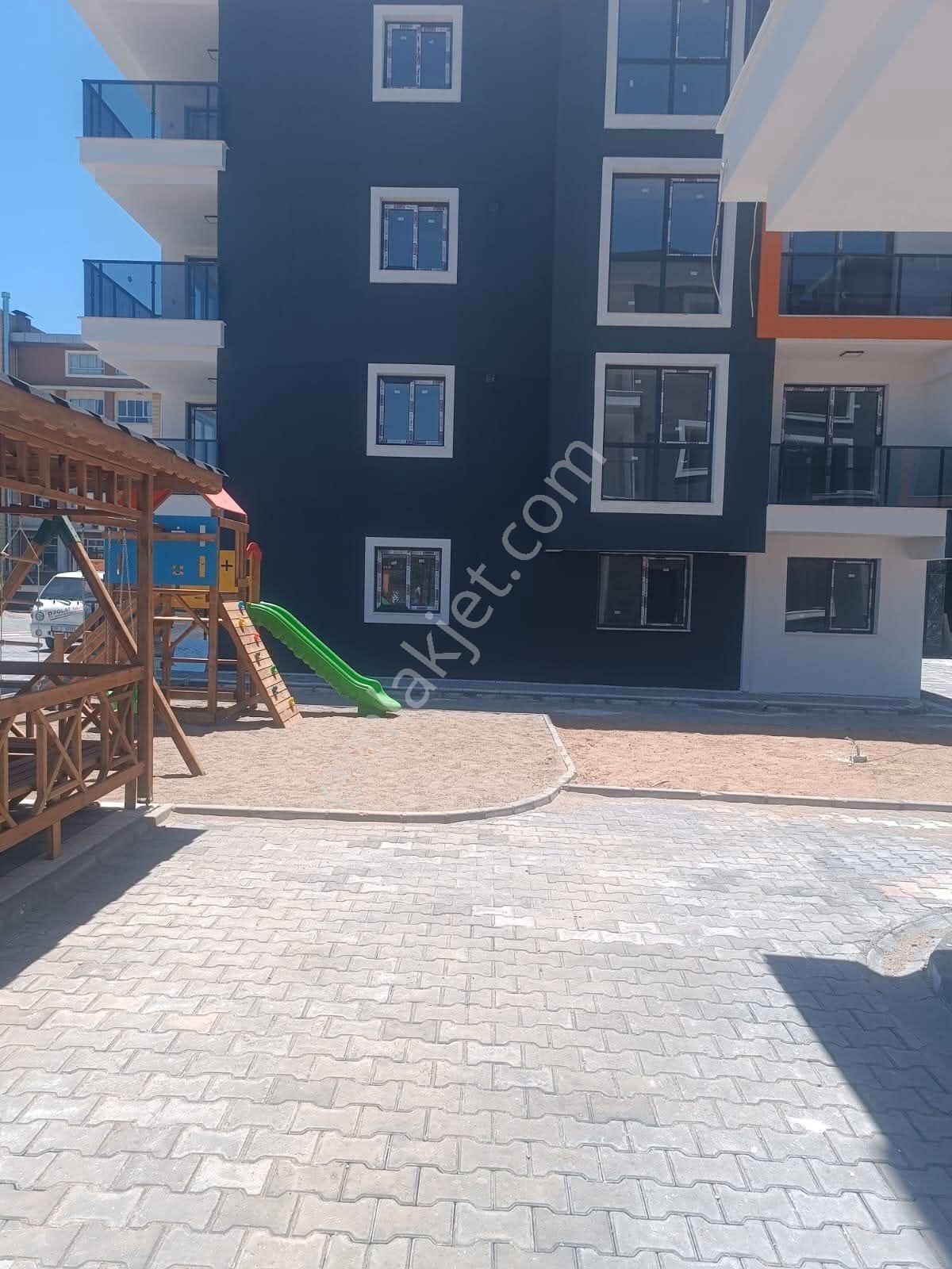 Nazilli Yeşil Mahallede Site İçerisinde 3+1 Yerden Isıtmalı Otoparklı Satılık Daire - Görsel 32