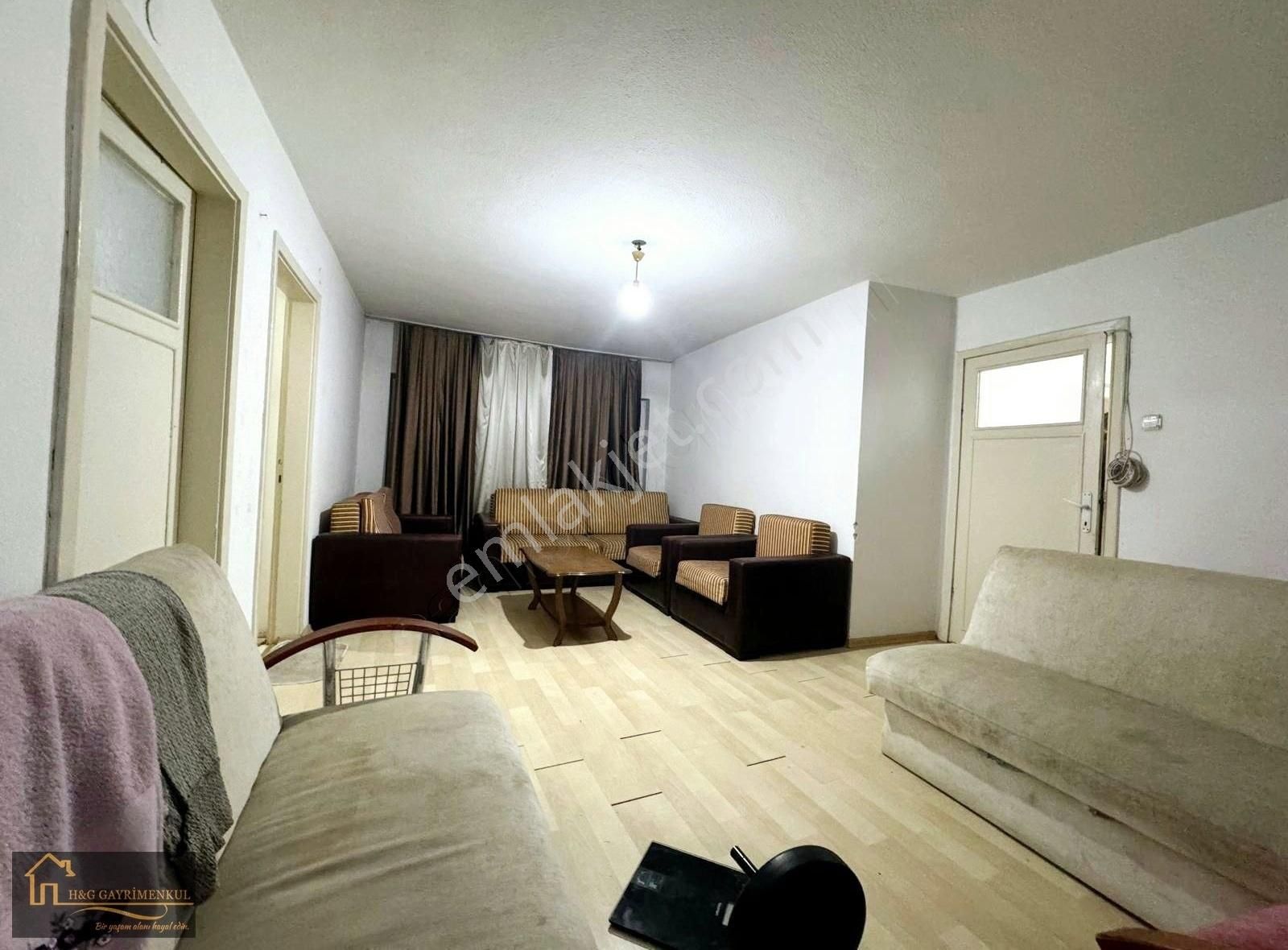 "hg Gayrimenkulden"sokullu Cadde Yanı Ara Katta 3+1 1oom2 Boşş