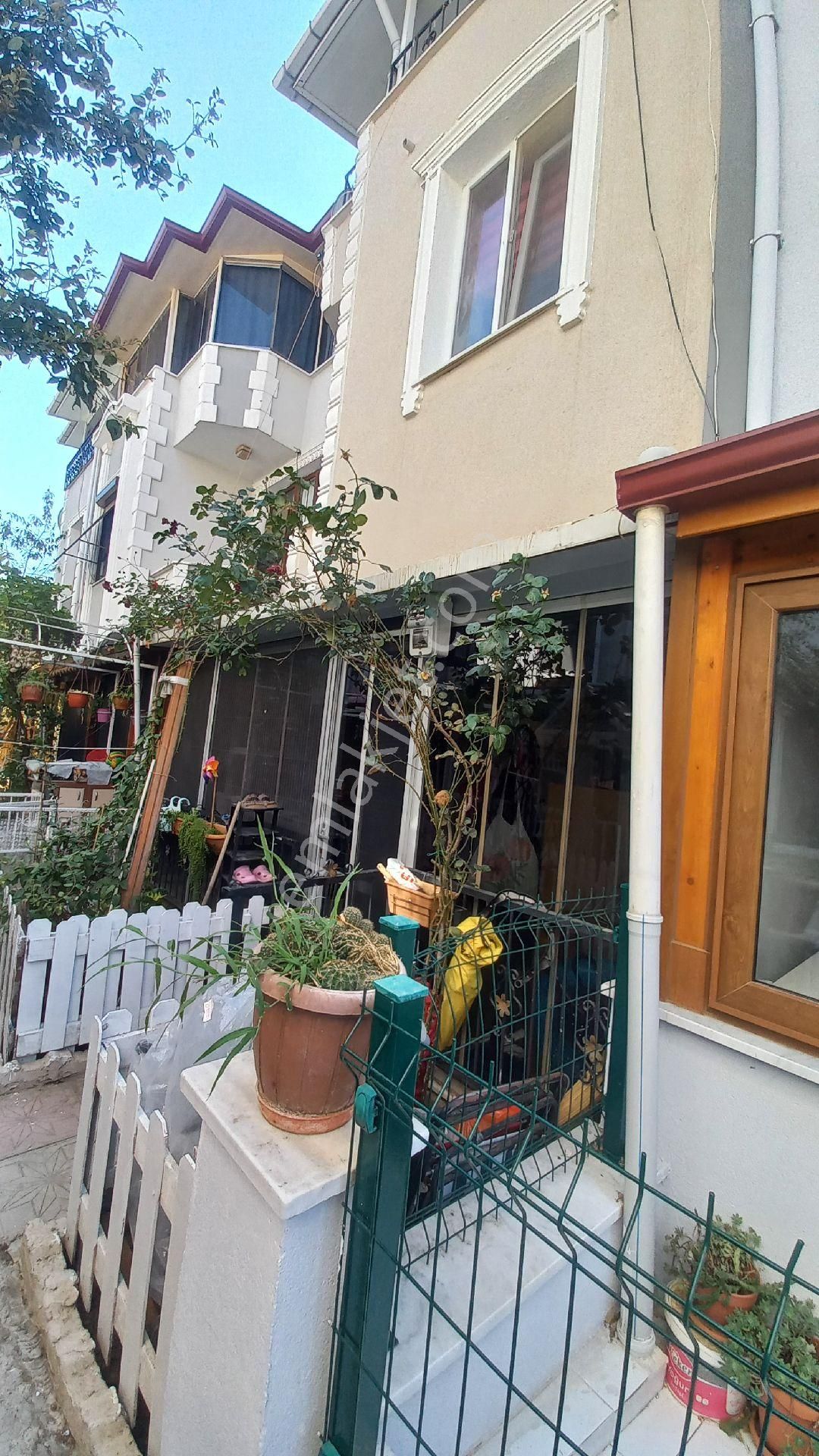 Şarköy İstiklal Mh Sin,de 3+2 180/m2 Doğalgazlı Bakımlı Triblex