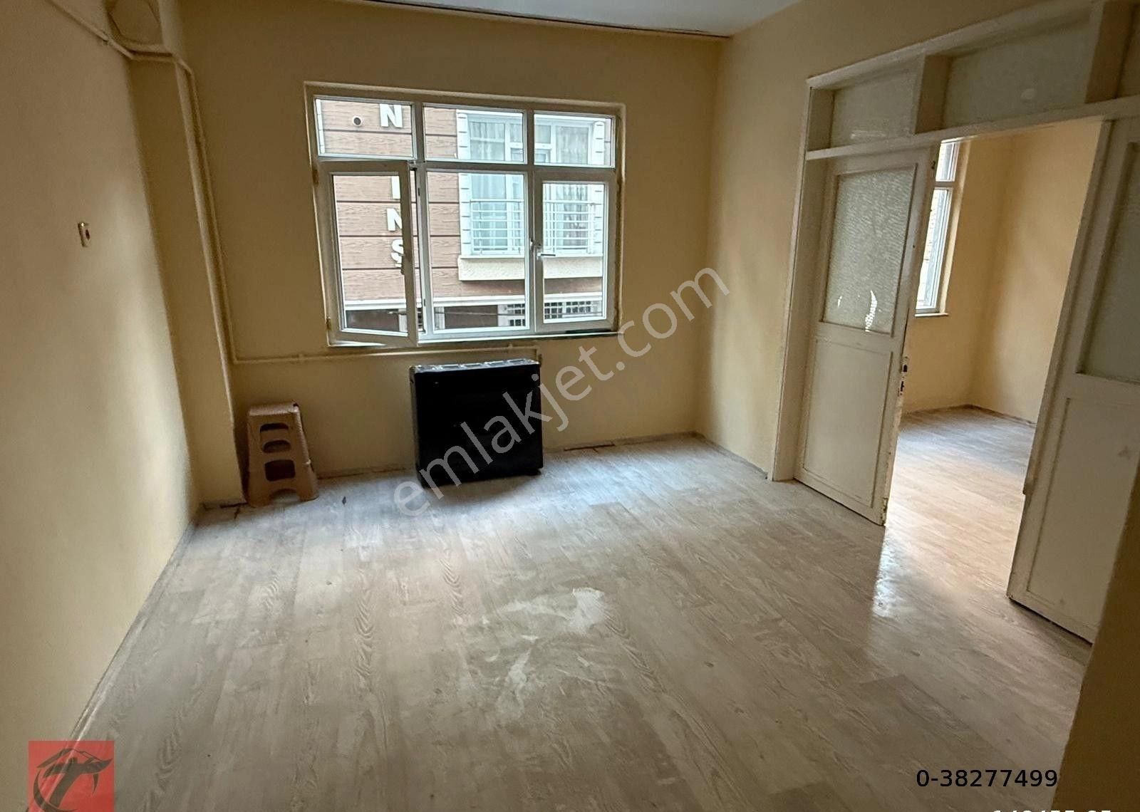 Tunç Emlaktan Kemer Mahallesinde Geniş Kullanımlı Kiralık 2+1 Daire