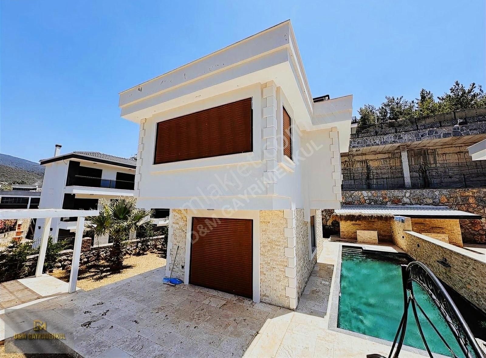 Fiyat Düştü !! Akbük'de Full Deniz Manzaralı Müstakil Villa - Görsel 16