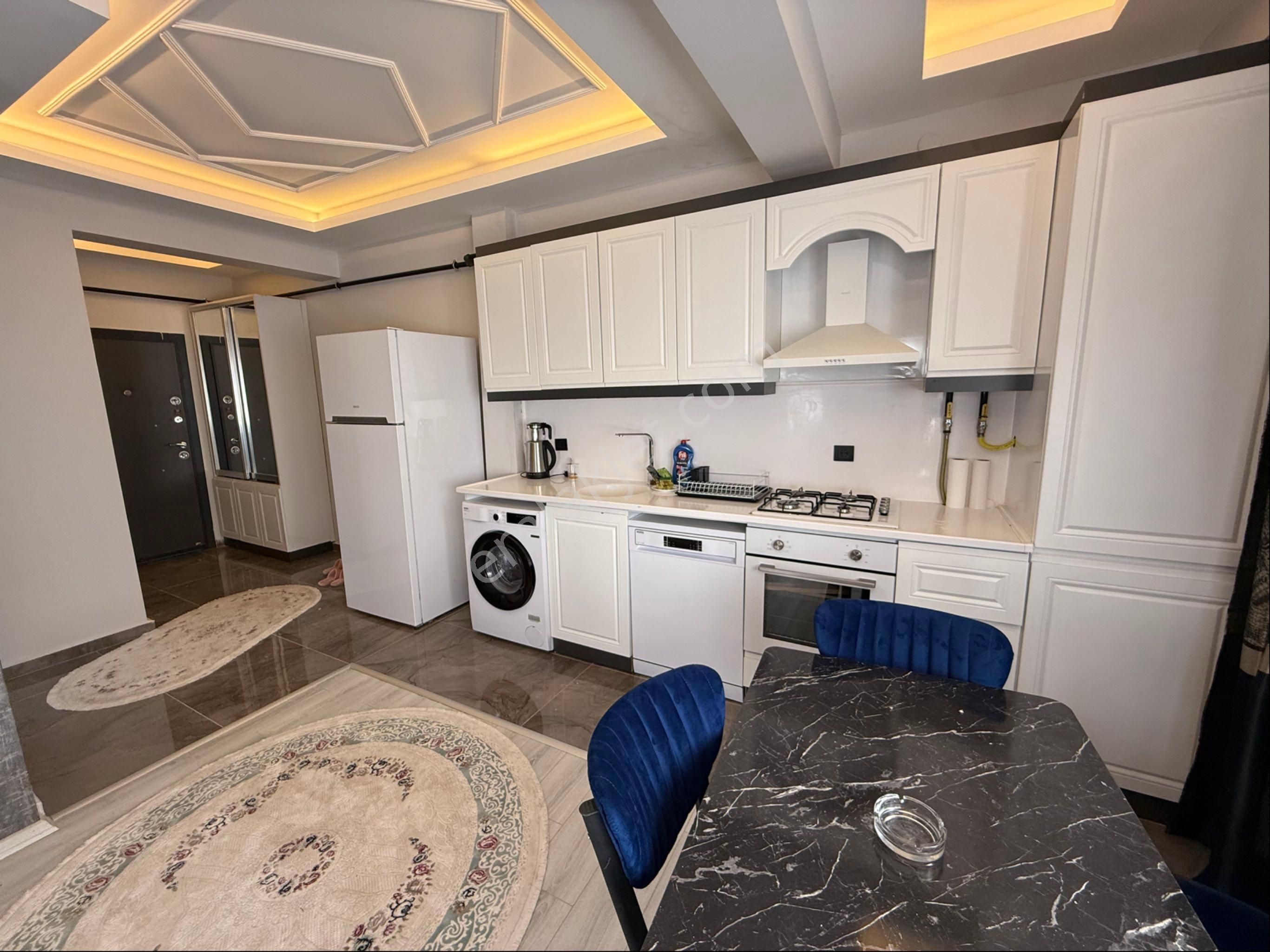 Şiyar Emlak Bayverdi Sitesinde Lüks Ful Dayalı Döşeli 1+1 Kiralık Daire