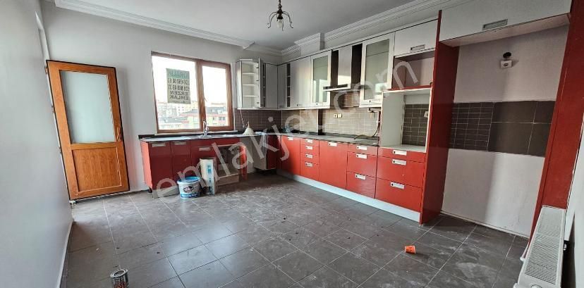 Gaziosmanpaşa Yıldıztabya Mahallesinde 3+1//150m2/1.kat Kiralık Daire