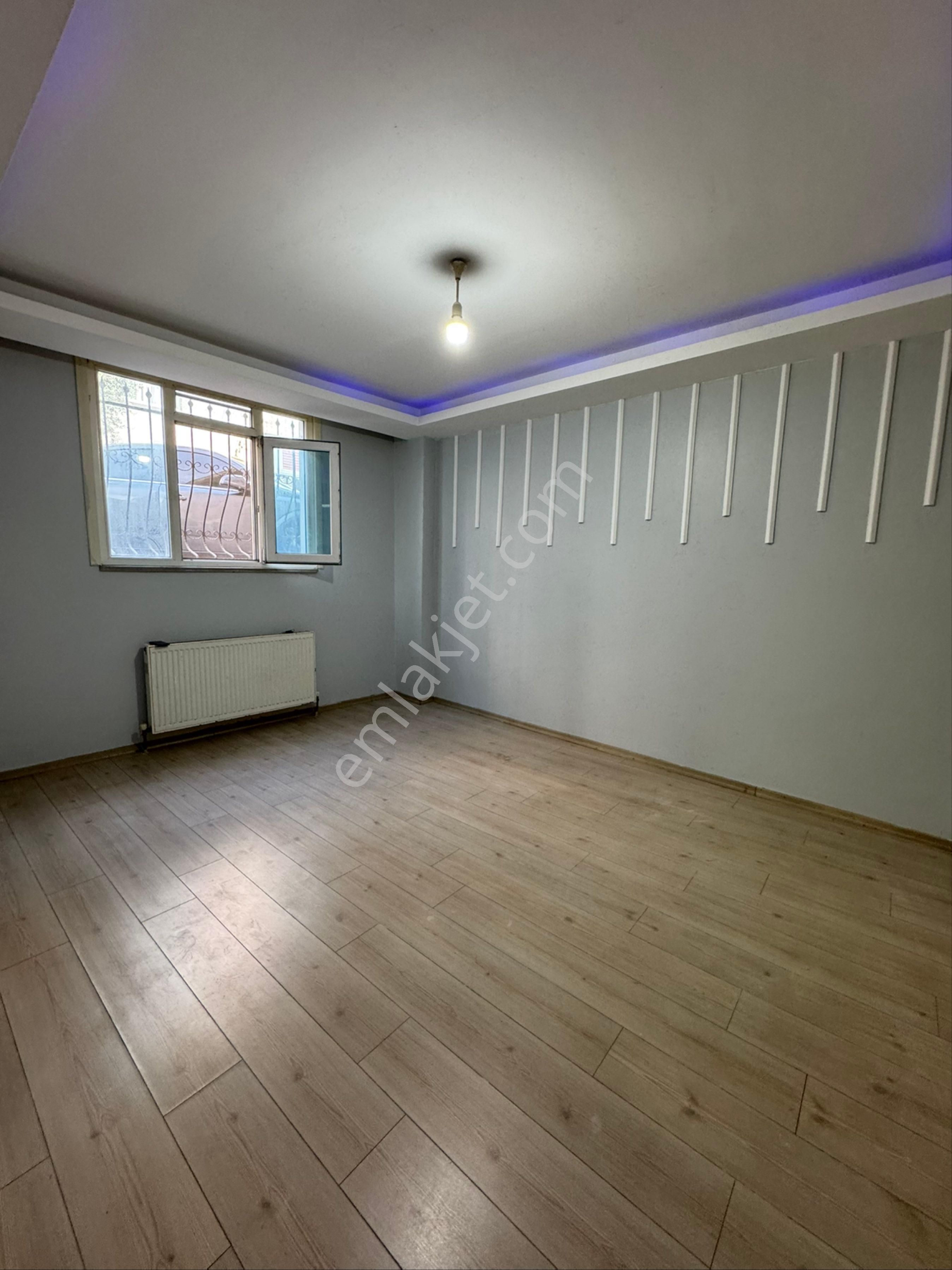 Yenikent Mahallesinde 1+1 Bahçe Katı