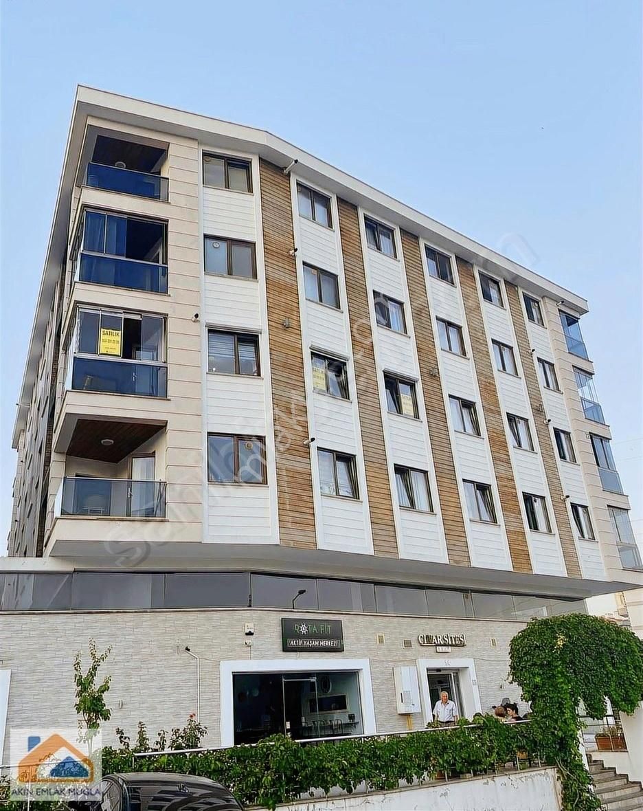 Muslihittinde Site İçinde 3+1 Kombili 130 M2 Arakat Daire