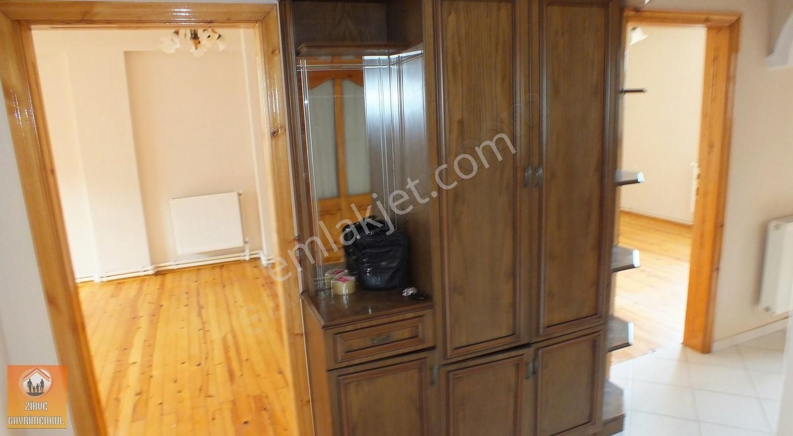 Çukurçayır İlkokulu Yanında Kiralık 3. Kat Asansörsüz 4+1 Daire