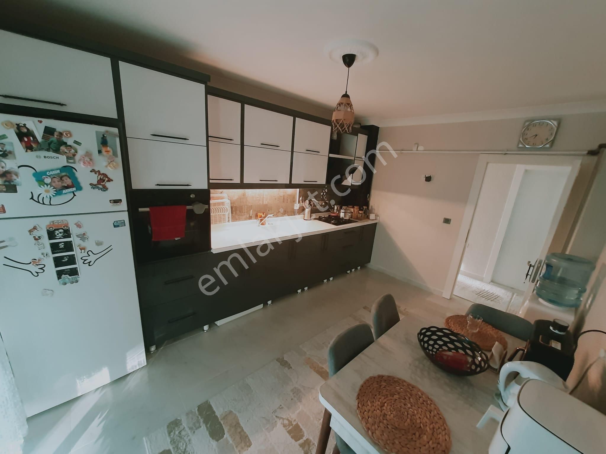 Demiröz Gayrimenkulden Devasa Balkonuyla İçinizi Isıtacak Full Yapılı 3+1 Daire - Görsel 3