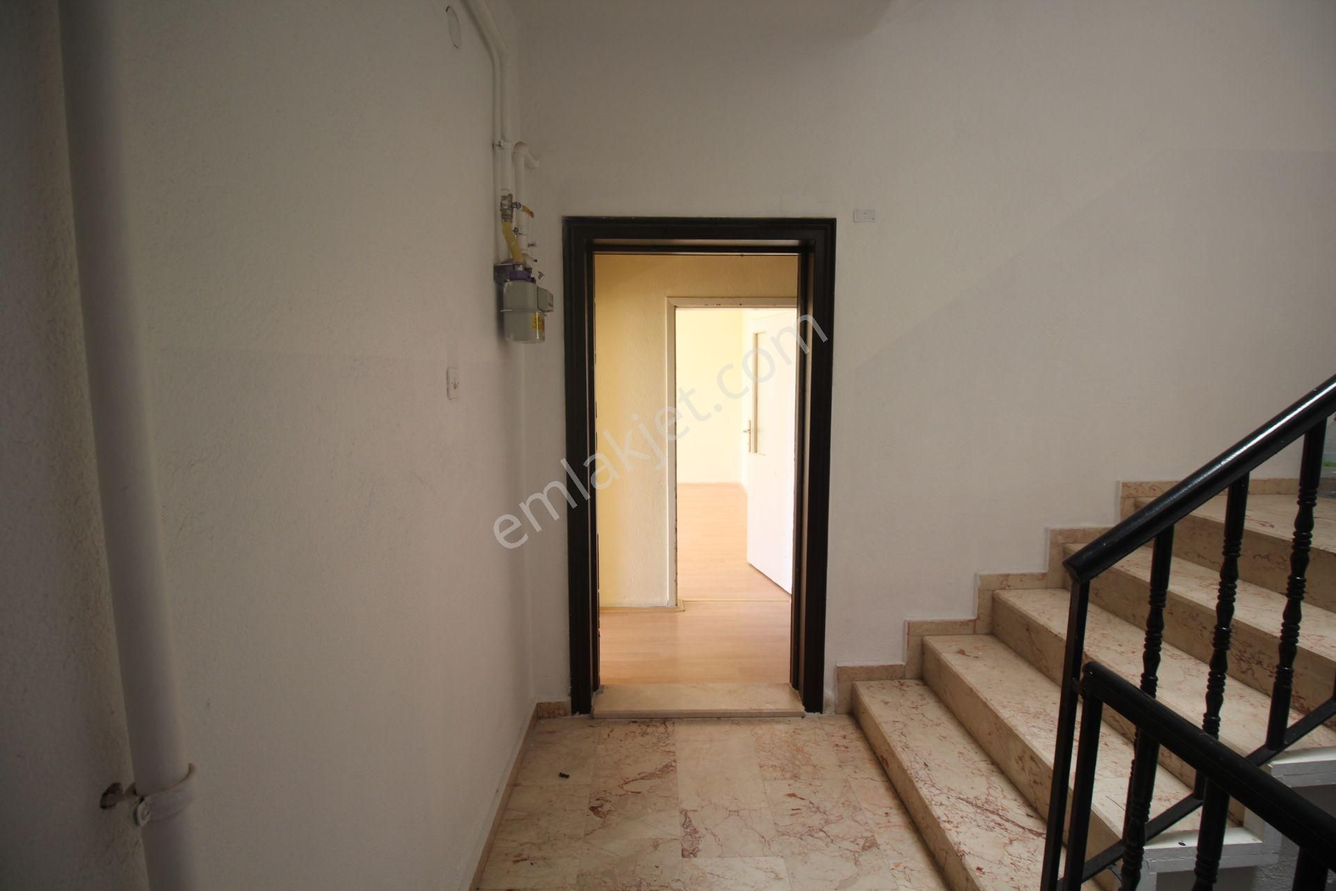 Aksaray Nakkaş Caddesi Üzeri Kiralık 3+1 Arakat Daire